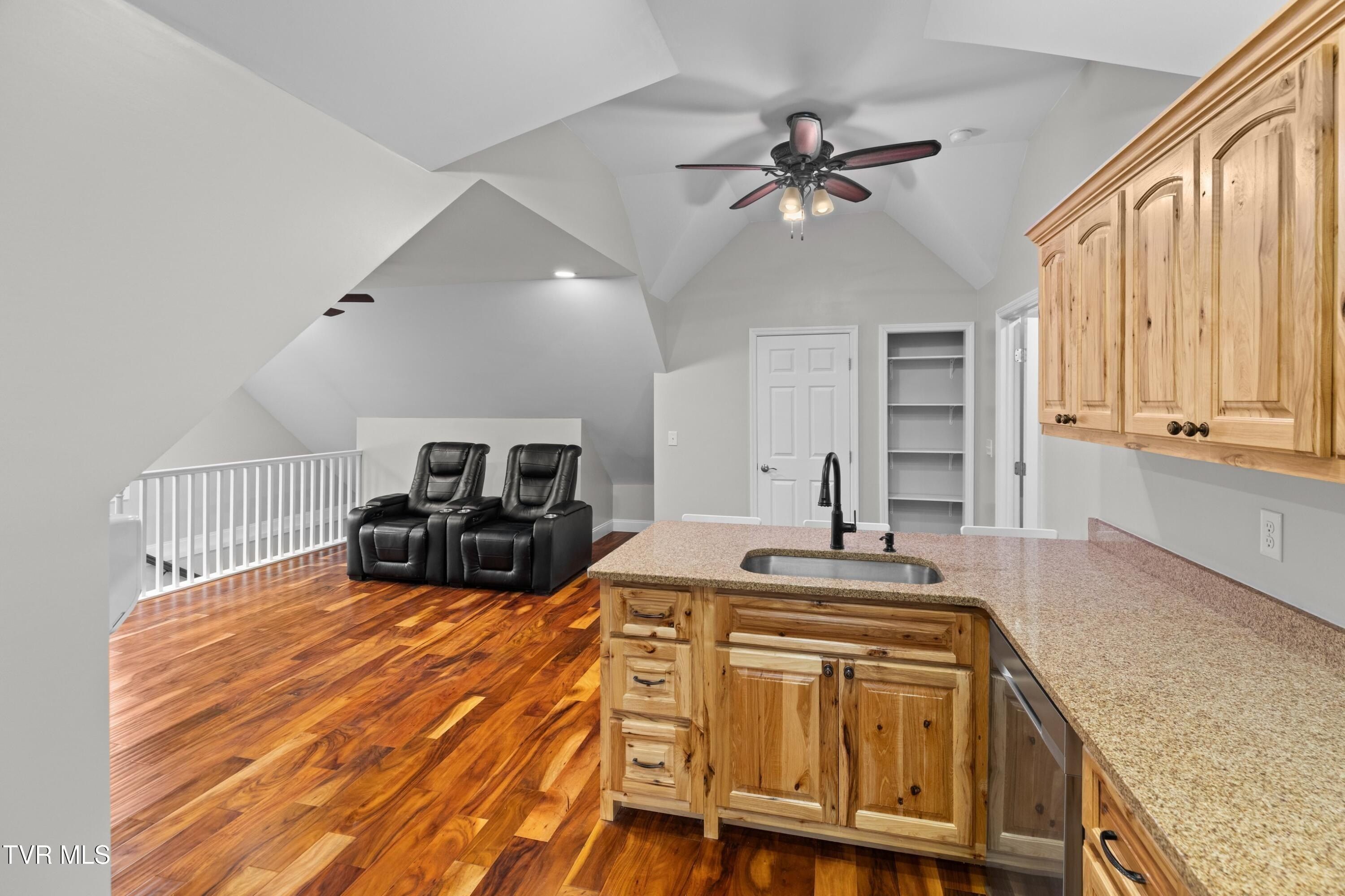 260 Shepard Lane. Thorn Hill, TN 37881