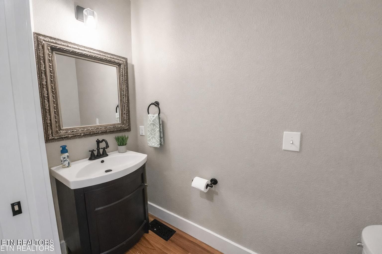 130 Middle Glen Rd. Maynardville, TN 37807