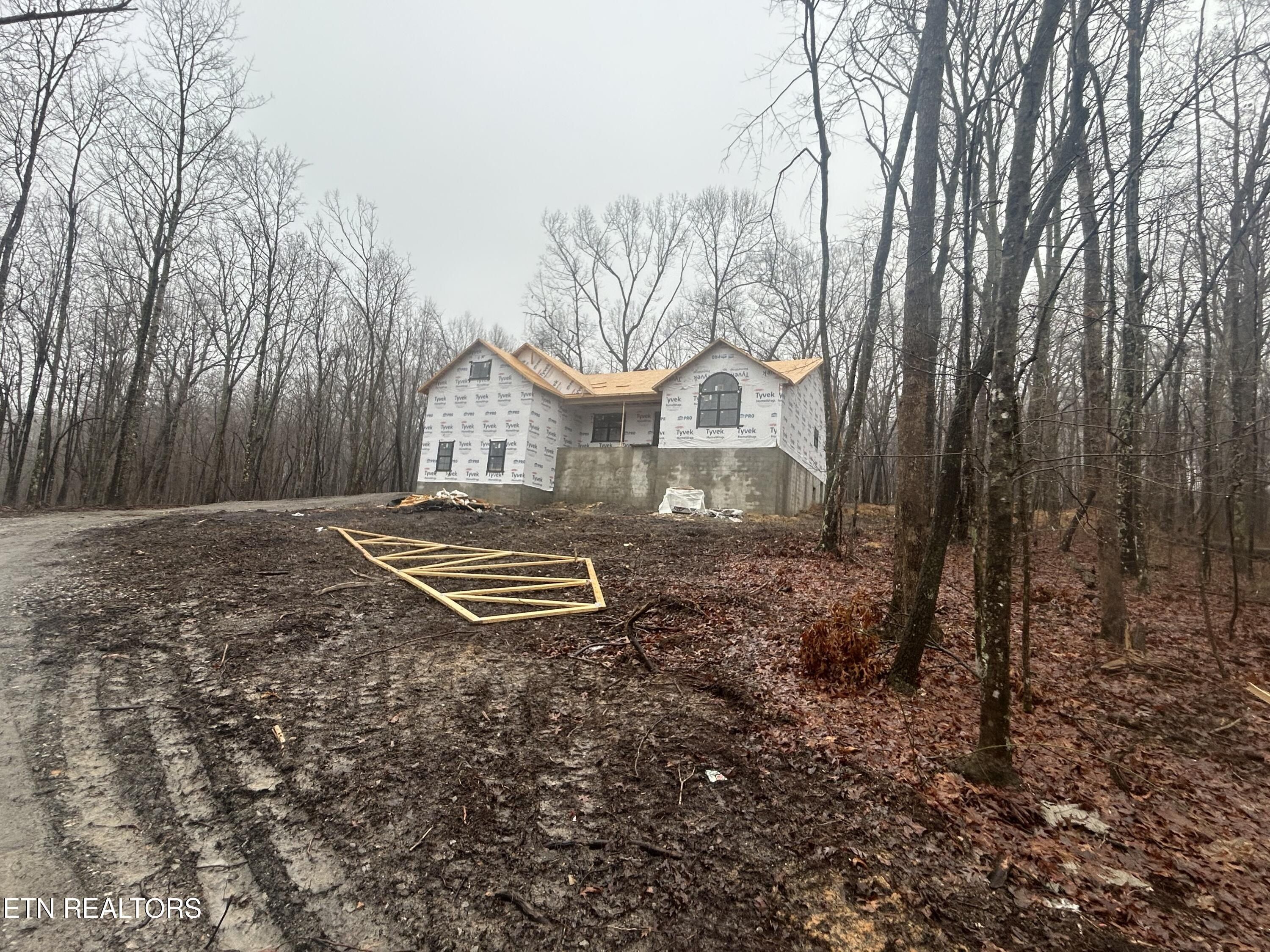 633 Icy Cove Tr. Monterey, TN 38574