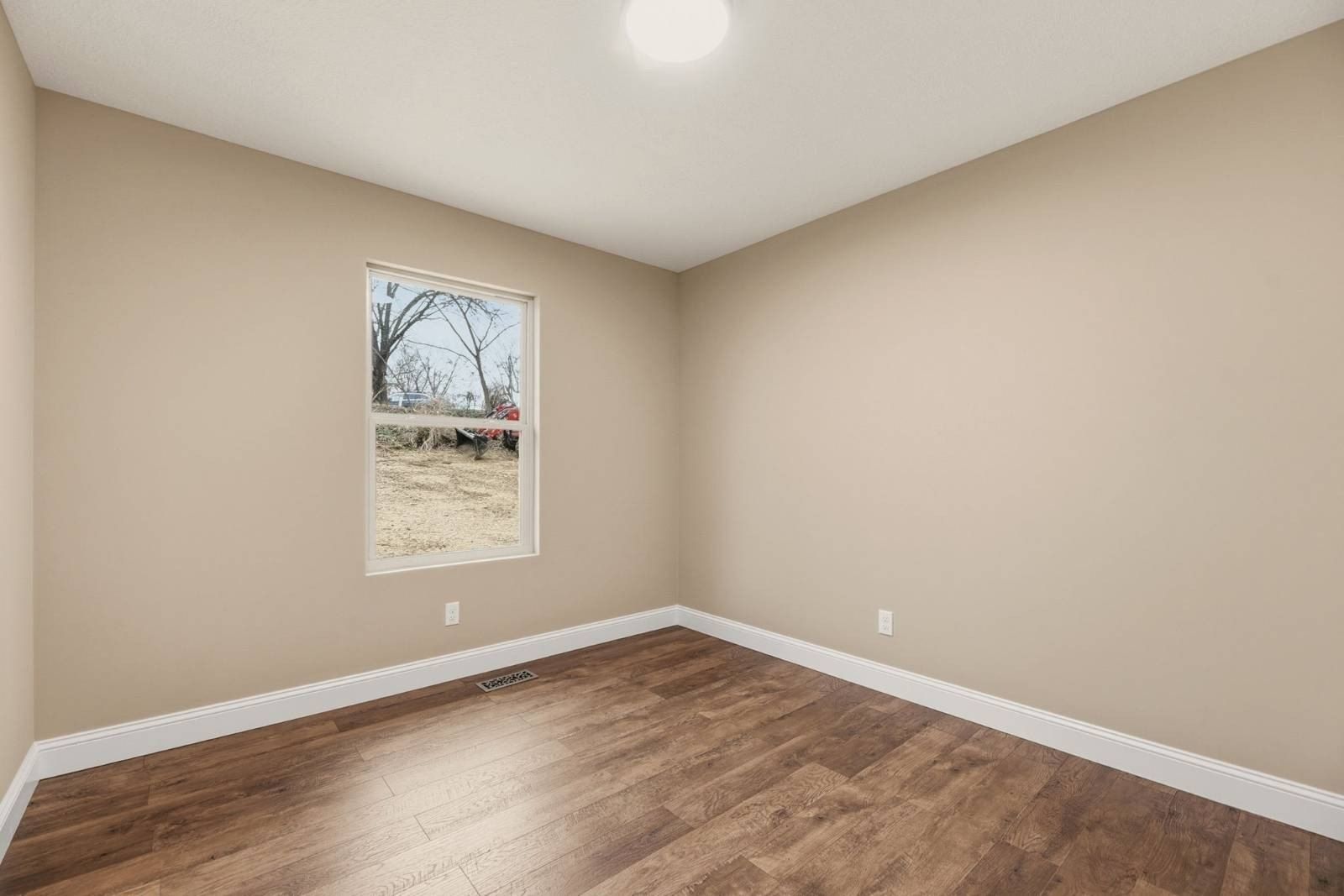 220 Nancy Lane. Clinton, TN 37716