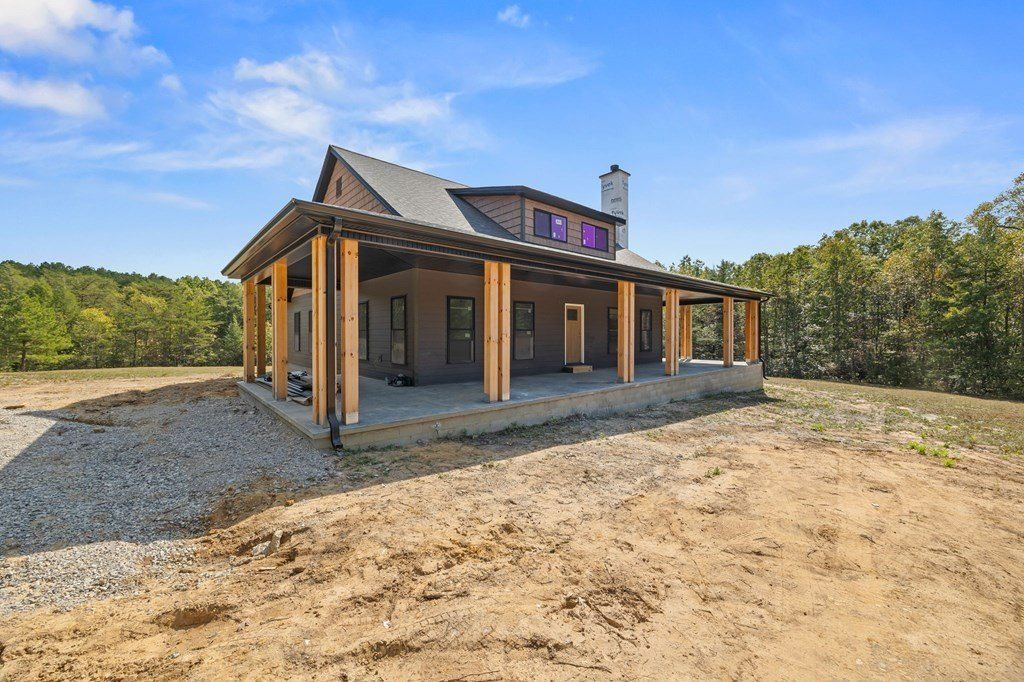 Canter Lane. Jamestown, TN 38556