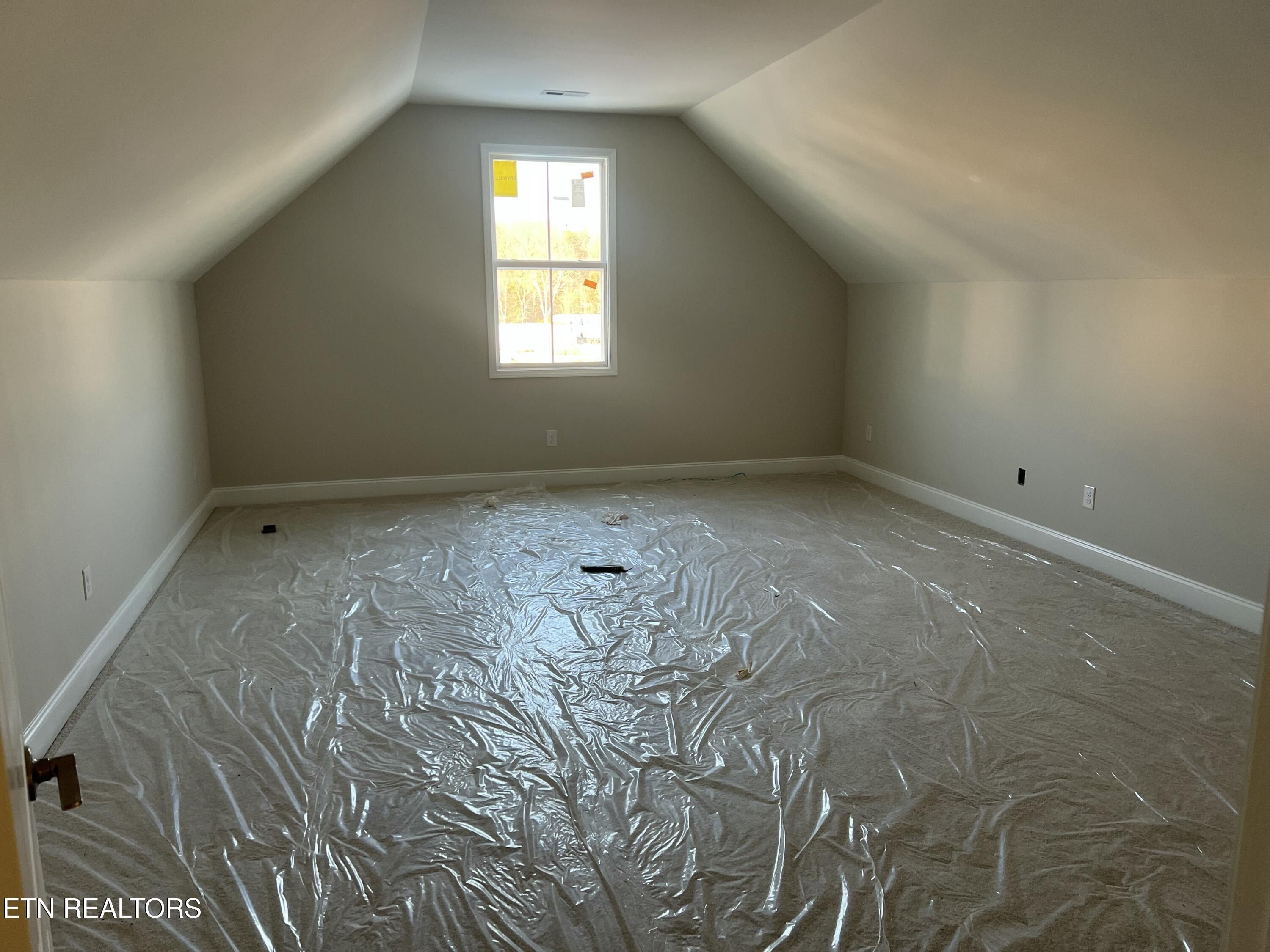 125 Limelight Lane. Lenoir City, TN 37772