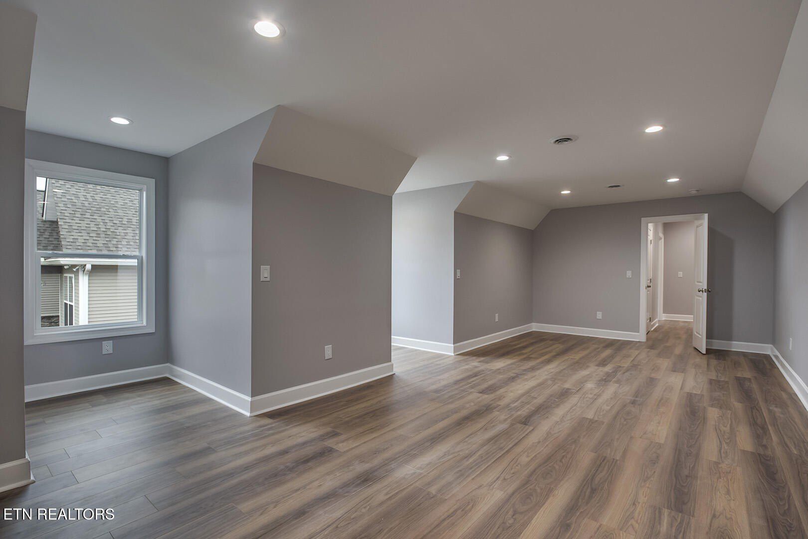 168 Amohi Way. Loudon, TN 37774