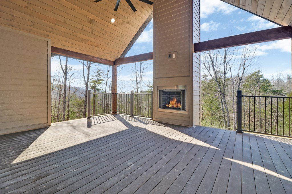 910 Eastridge Pass. Monterey, TN 38574