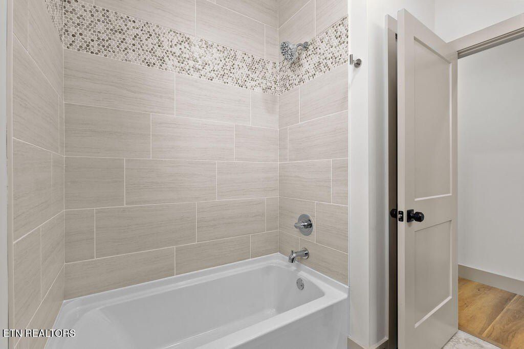 330 Falcon Tr. Vonore, TN 37885