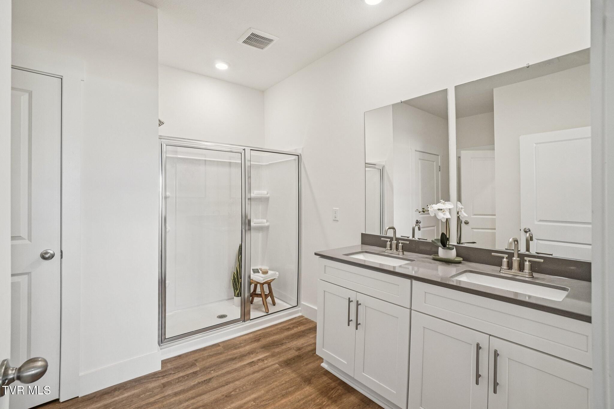 260 Chimney View Loop. Blountville, TN 37617