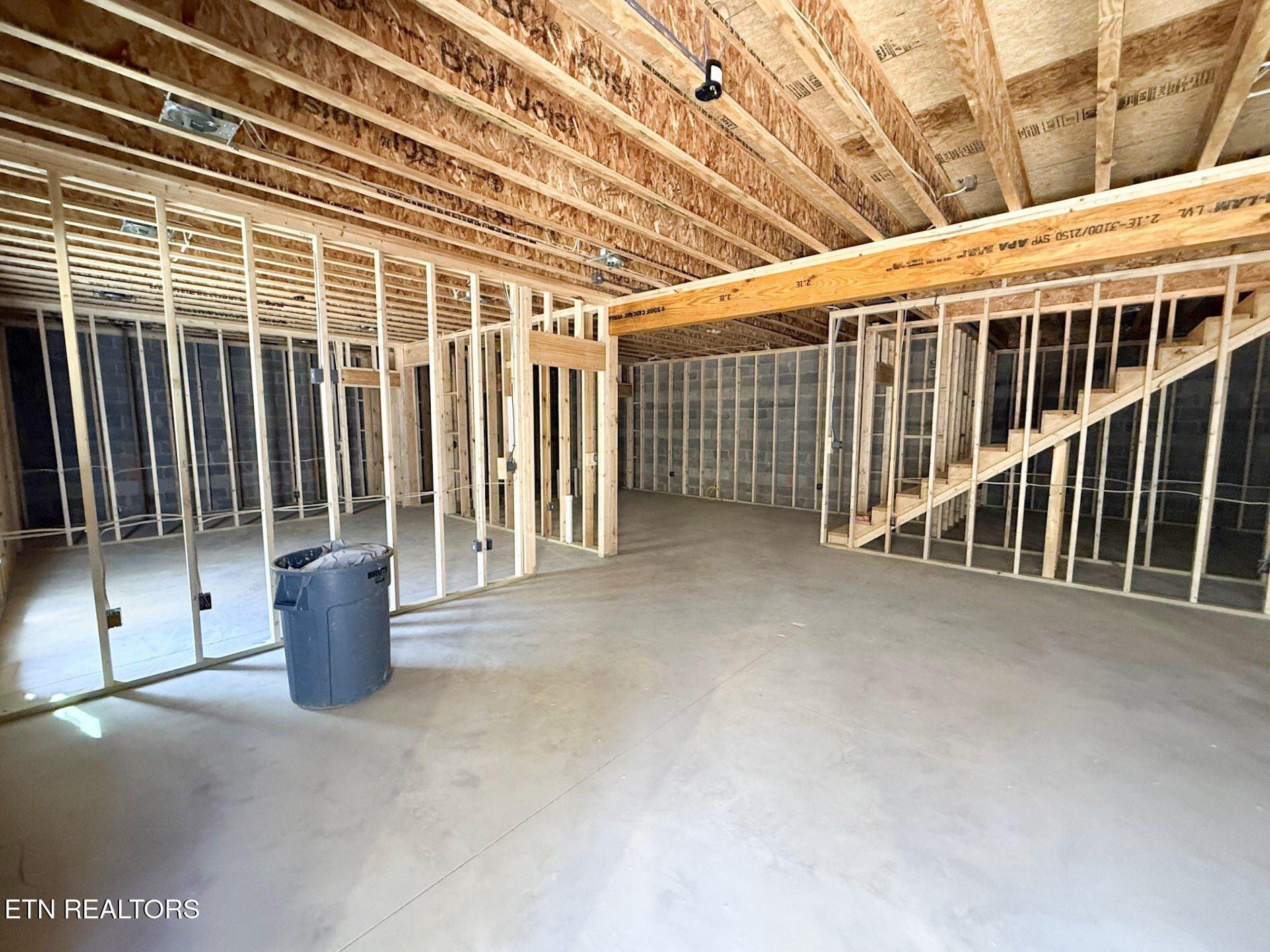 155 Natchez Circle. Crossville, TN 38558