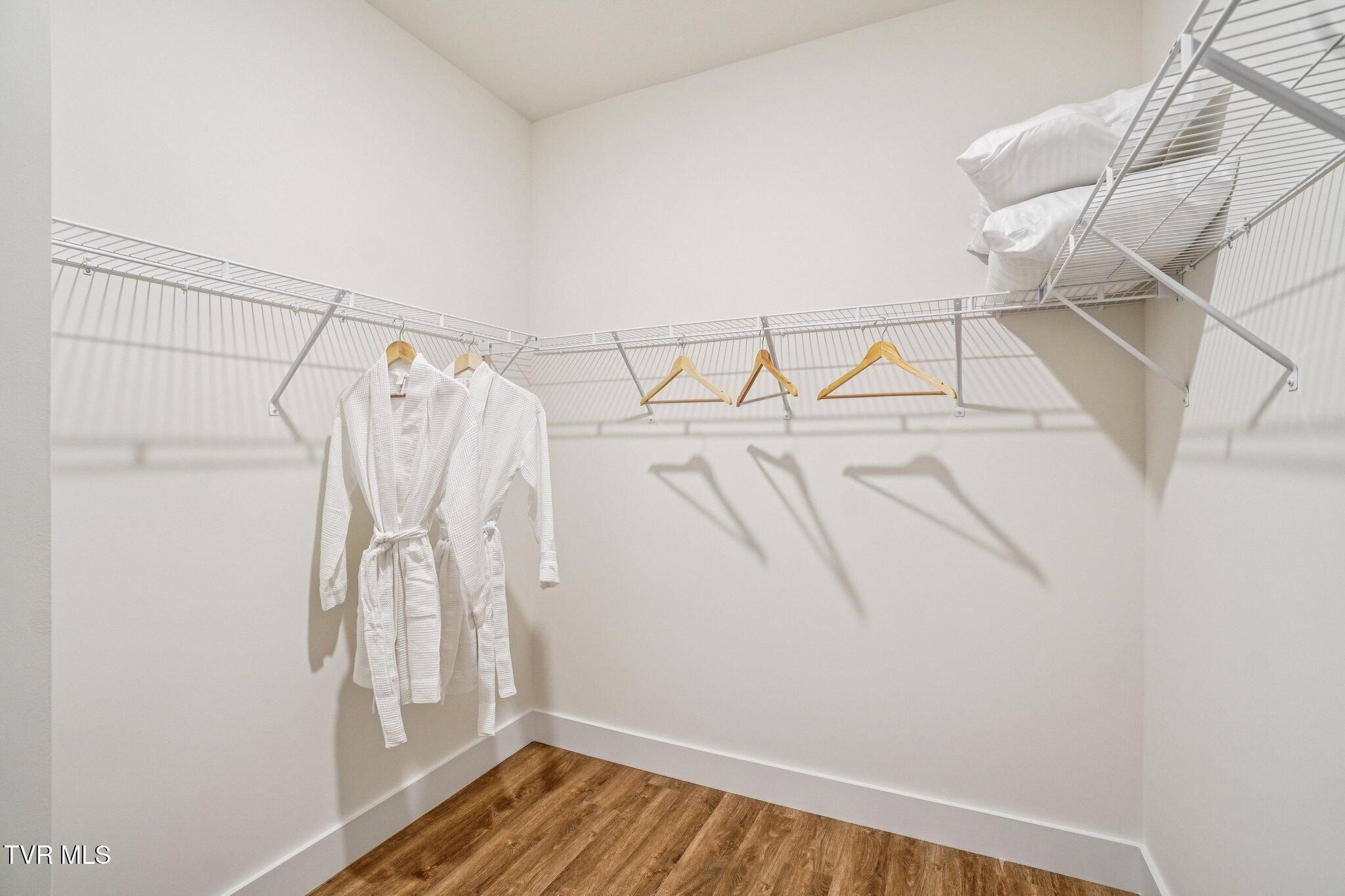 264 Chimney View Loop. Blountville, TN 37617