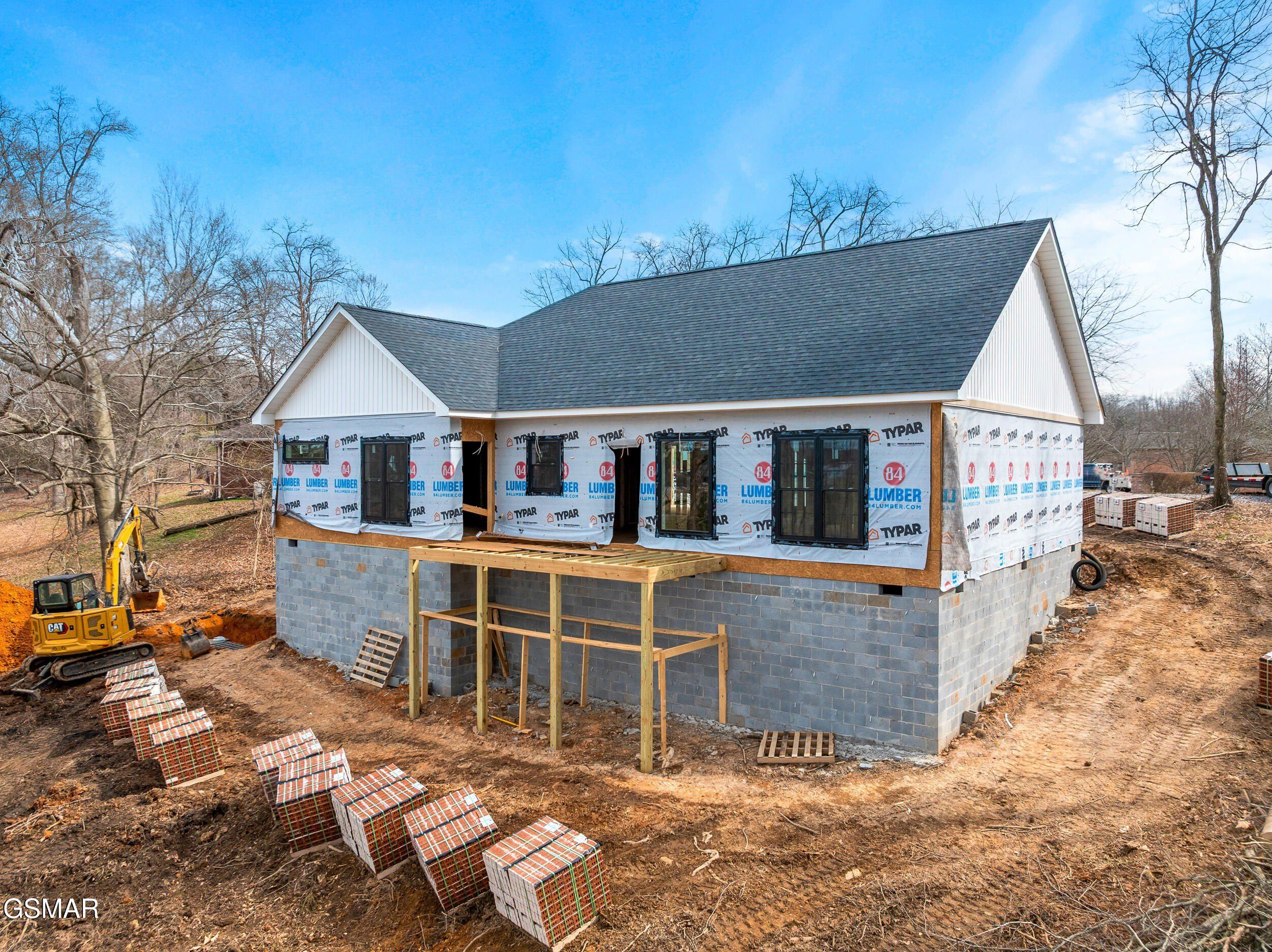 1430 Beechtop Lane. Kodak, TN 37764