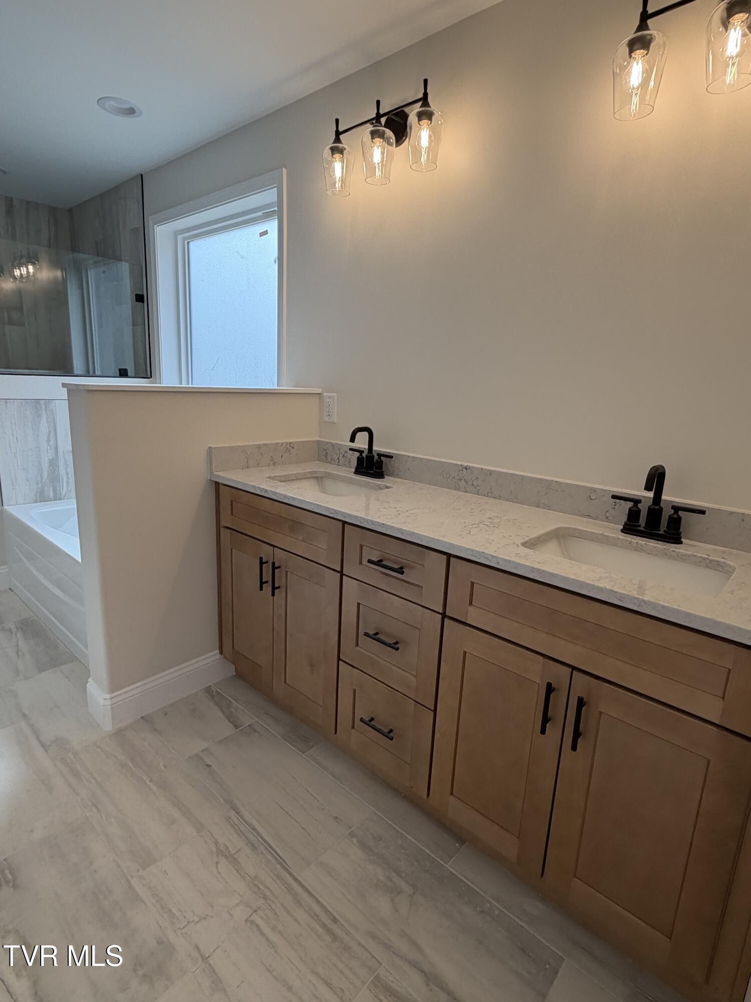 305 Tys Place. Kingsport, TN 37663