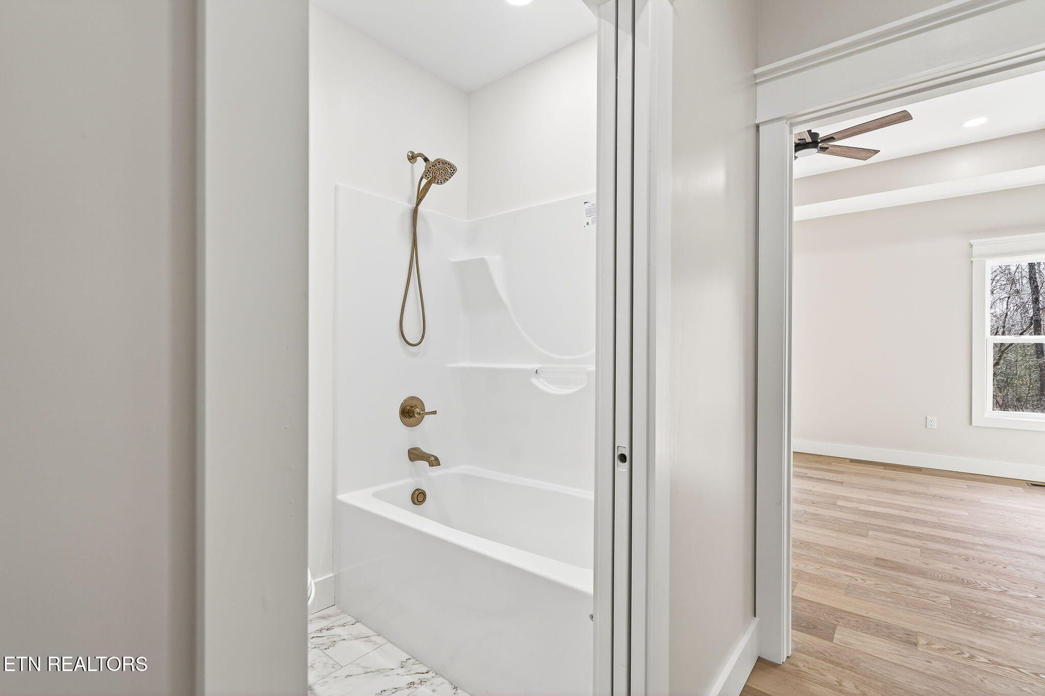 4021 Squavto Lane. Crossville, TN 38572