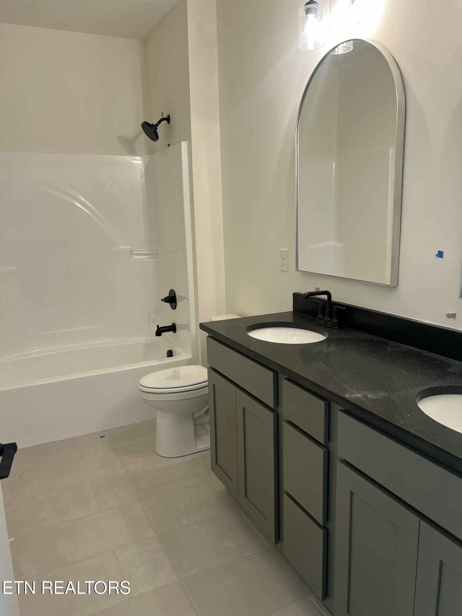 198 Limelight Lane. Lenoir City, TN 37772