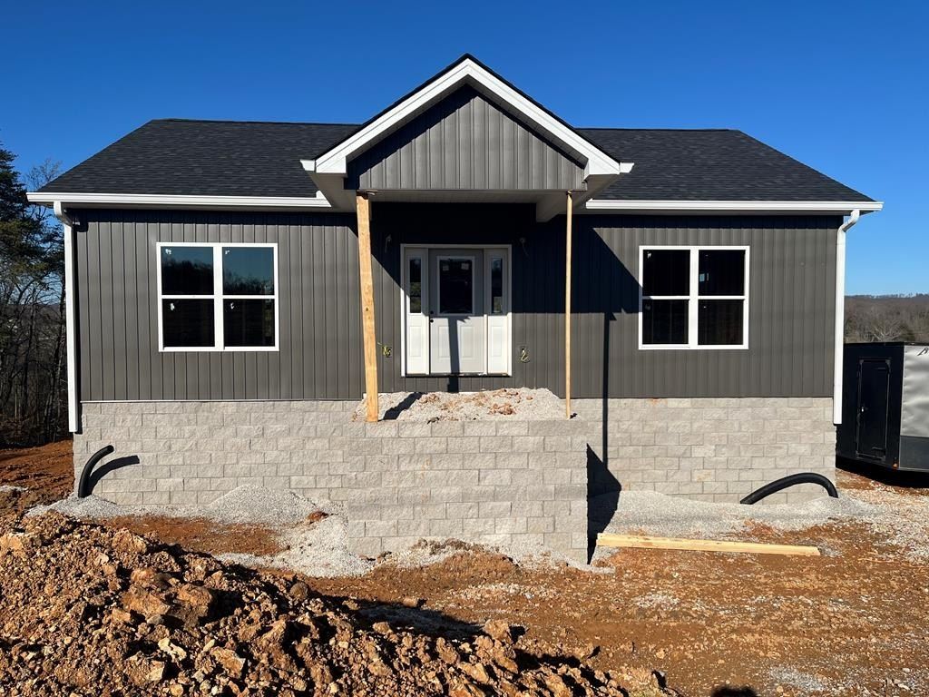 349 S Raintree Drive. Livingston, TN 38570