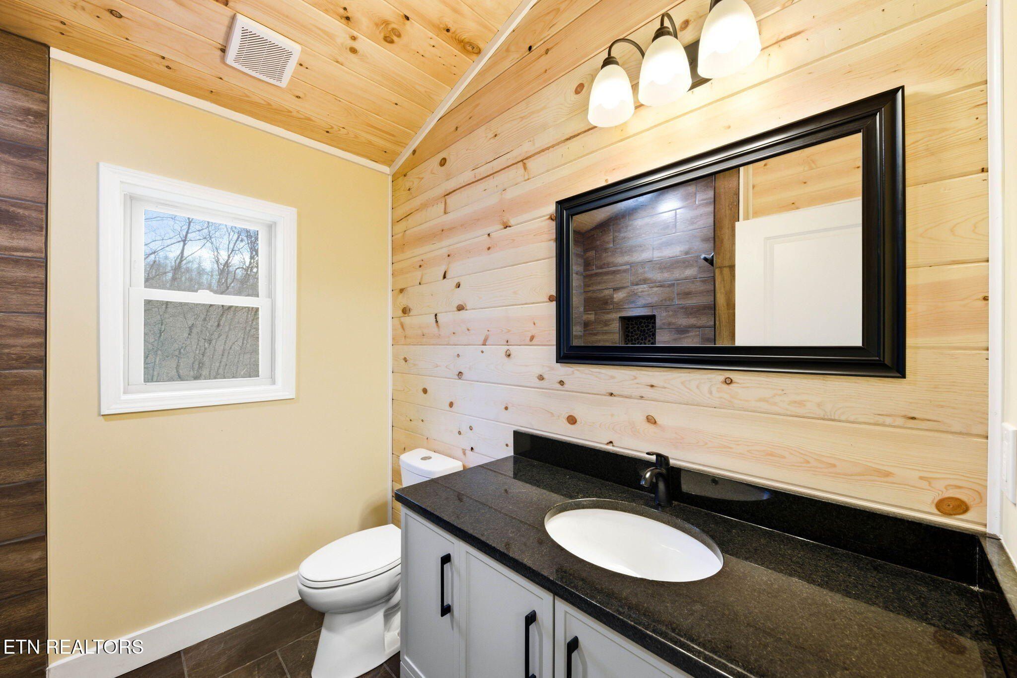 954 Glasgow St. Sevierville, TN 37876