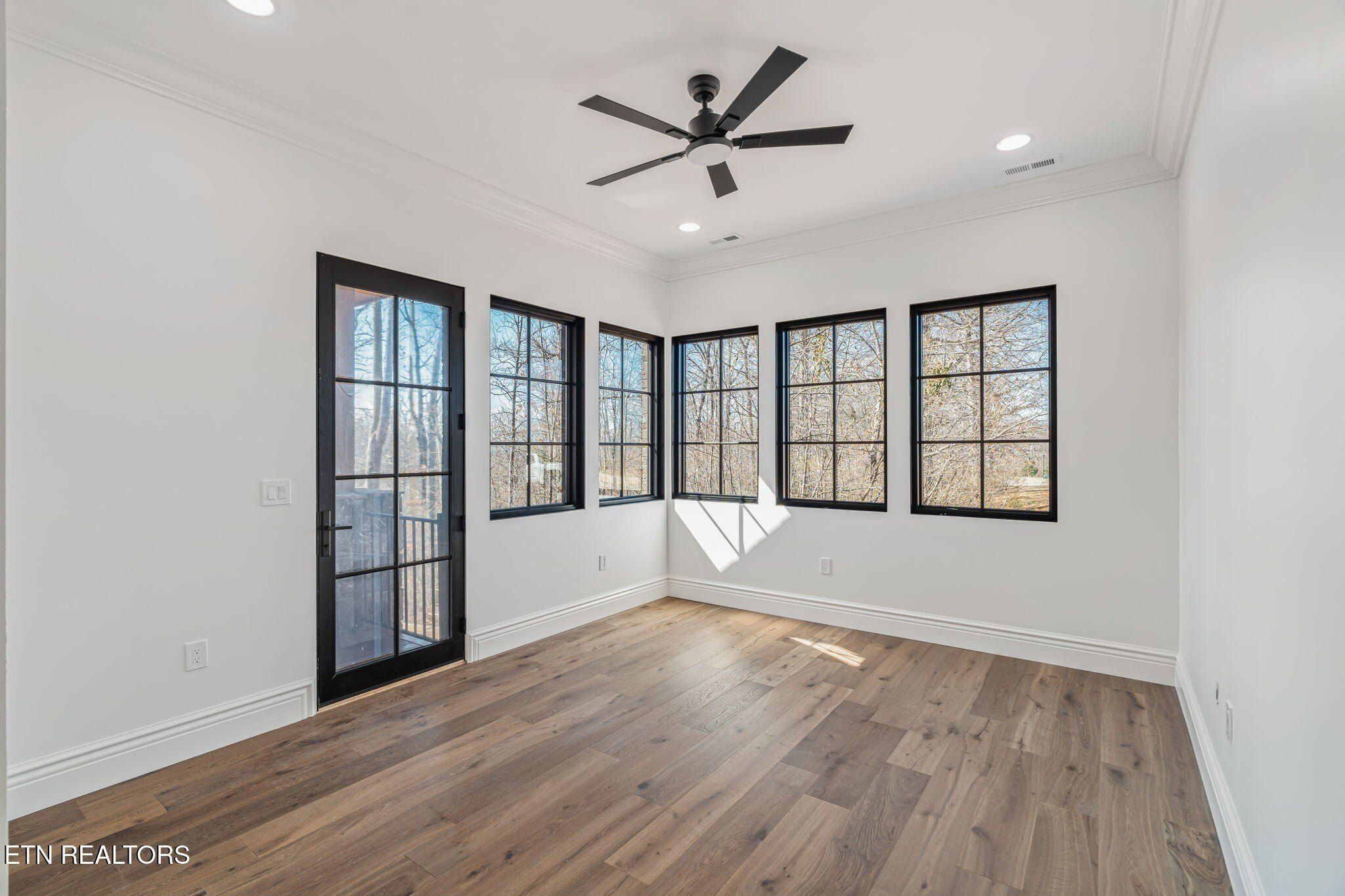 3317 Preserve Pointe Way. Louisville, TN 37777