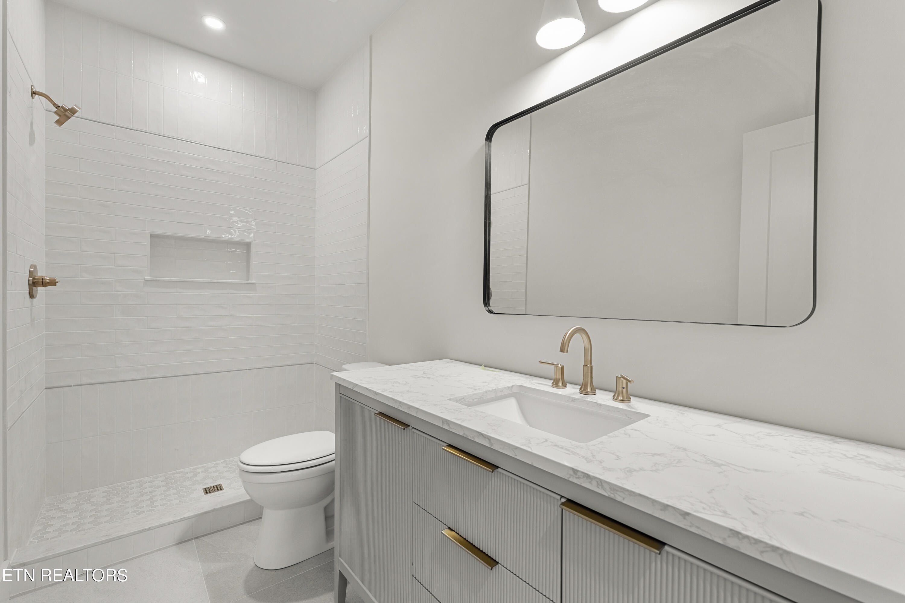 808 Vera Valley Way. Knoxville, TN 37919