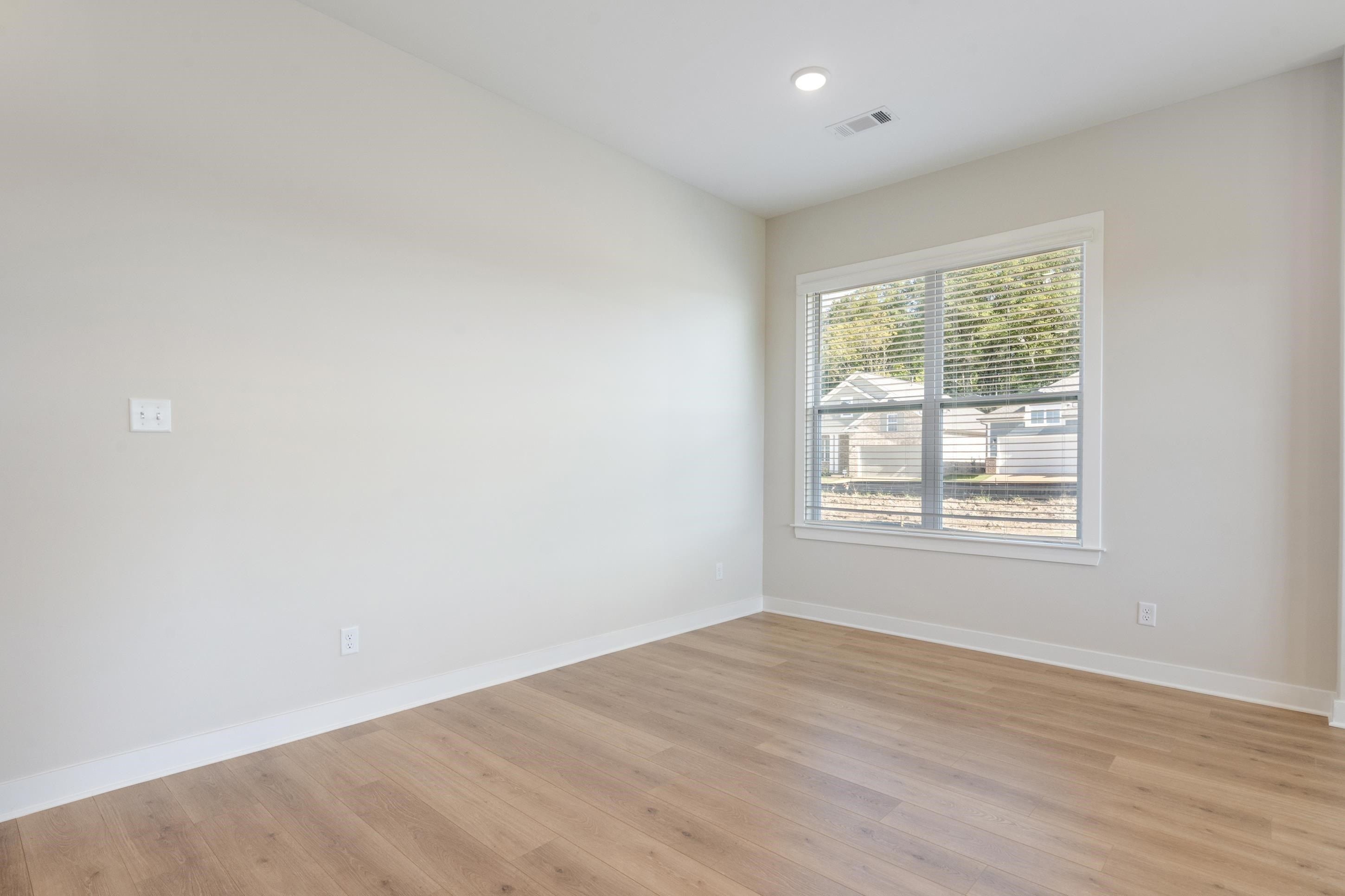 9951 Kemrock. Cordova, TN 38018