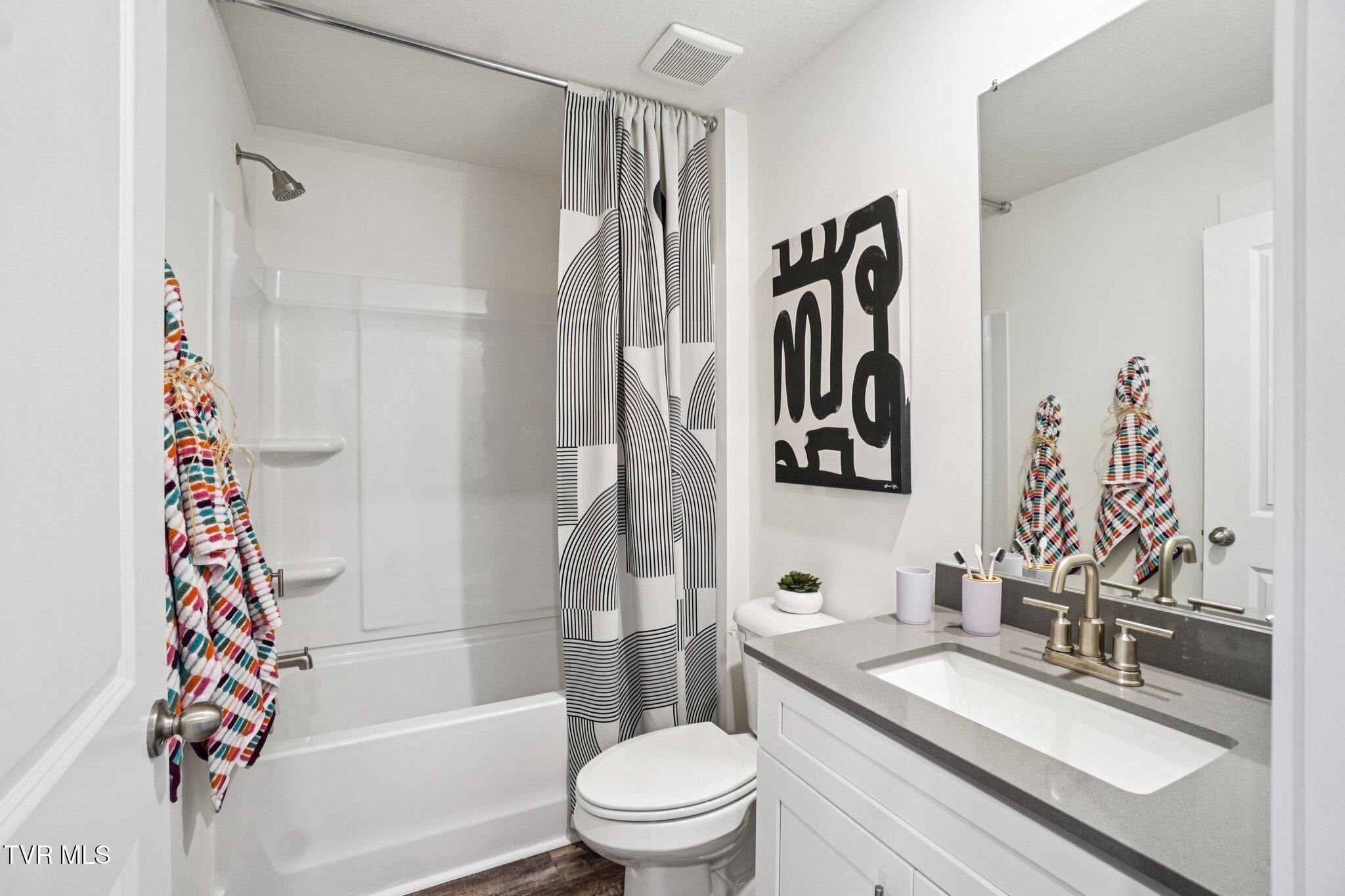 1166 Wenna Way. Kingsport, TN 37664