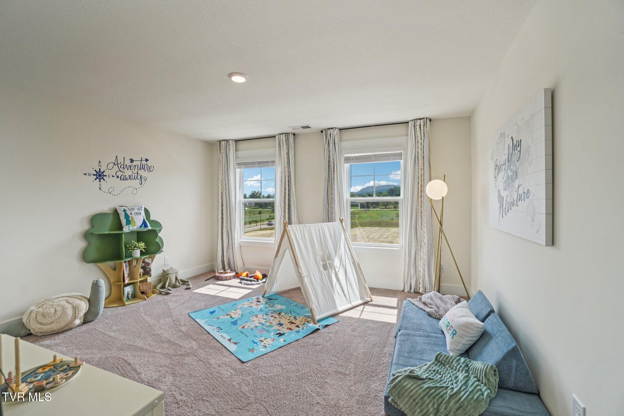 62 Ollie Street. Johnson City, TN 37615