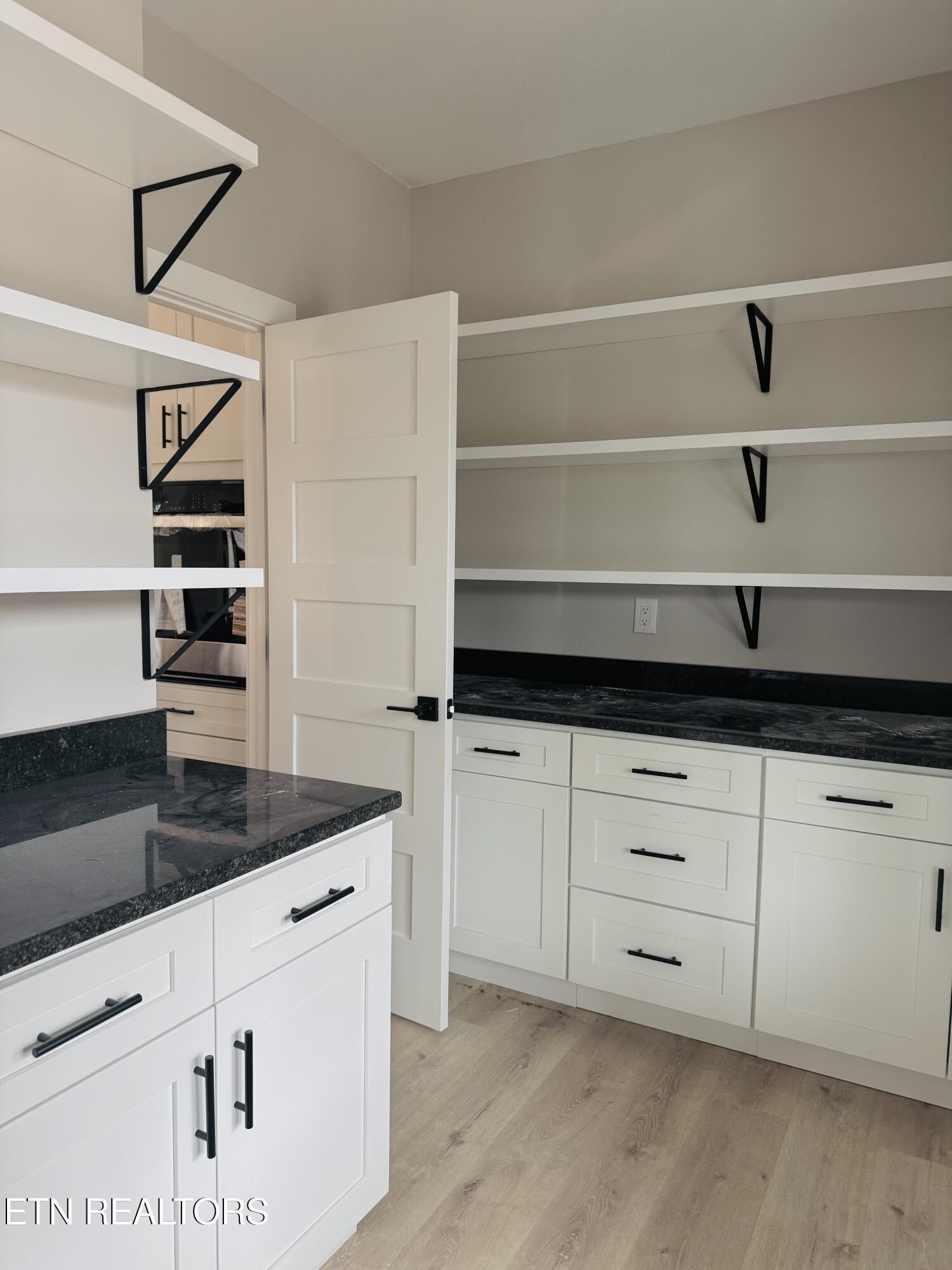 331 Shadows Lawn Drive. Athens, TN 37303