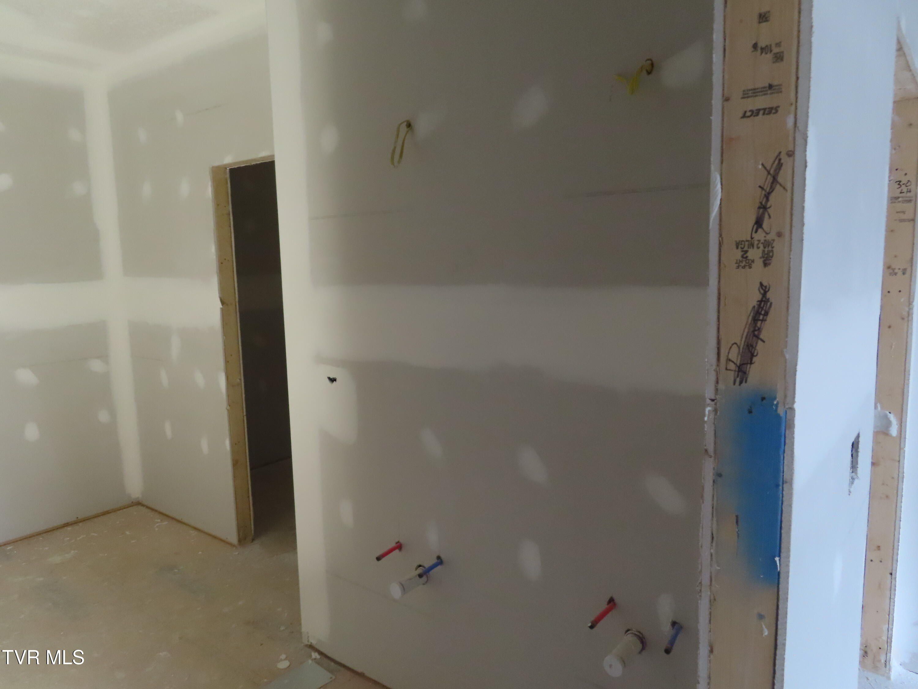 114 Creek Side Court. Bristol, TN 37620