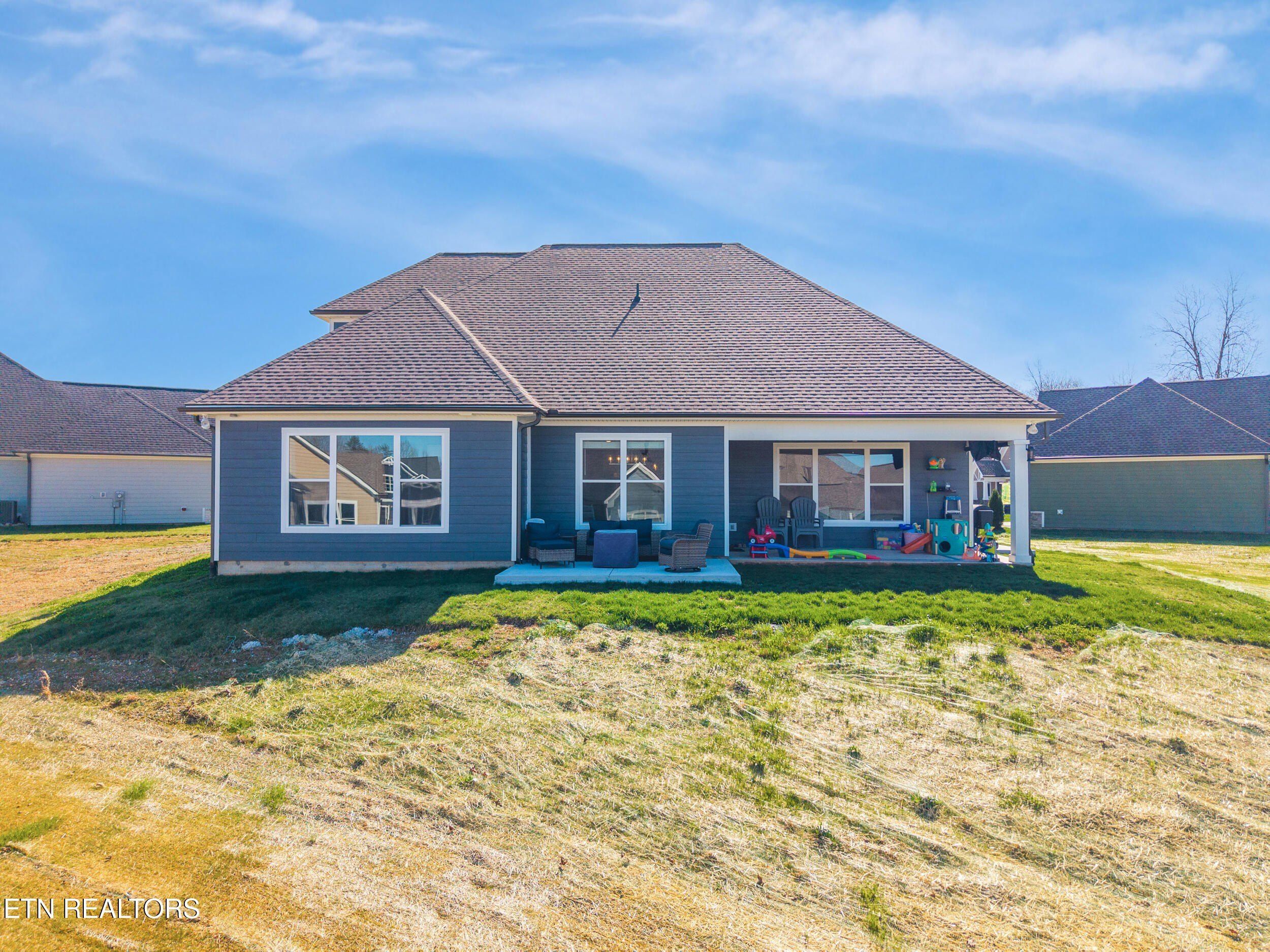 424 Bittersweet Lane. Lenoir City, TN 37771