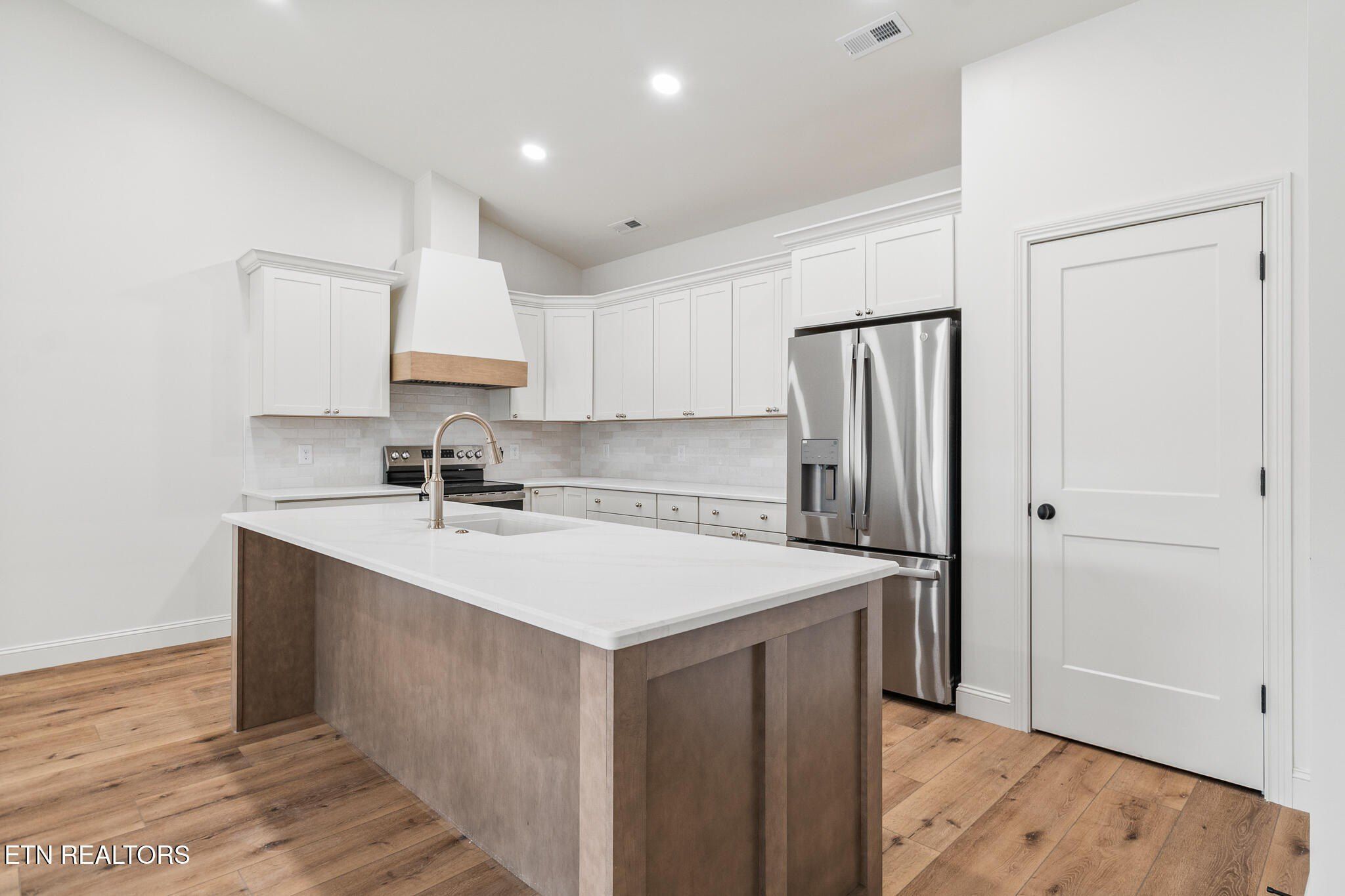 107 Alpine Drive. Clinton, TN 37716