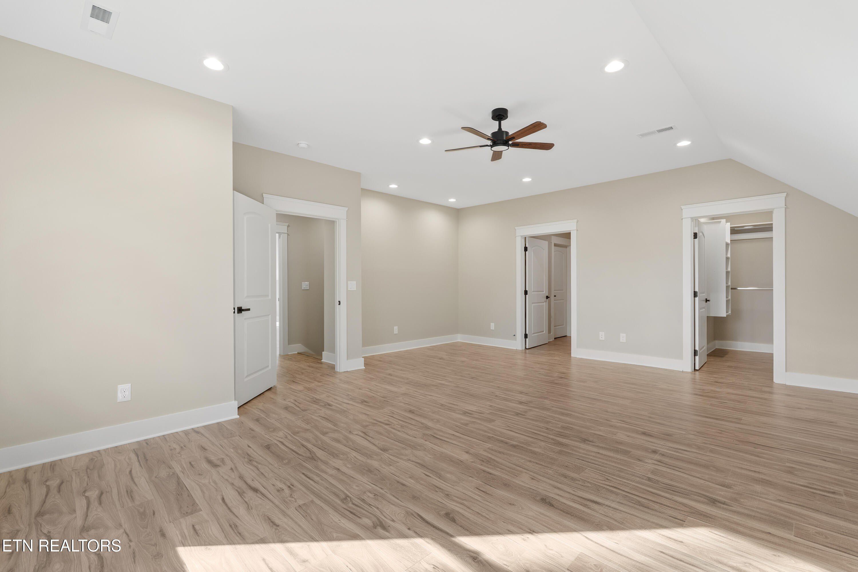 118 Gadusi Circle. Loudon, TN 37774