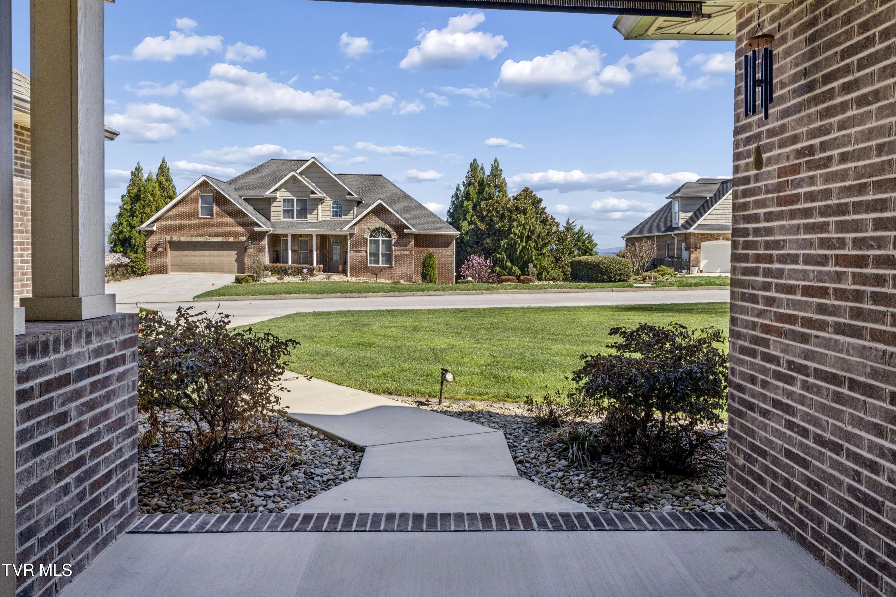 1148 Cliffview Circle. Gray, TN 37615