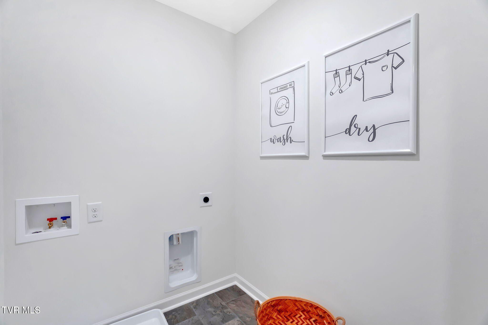 72 Ollie Street. Johnson City, TN 37615