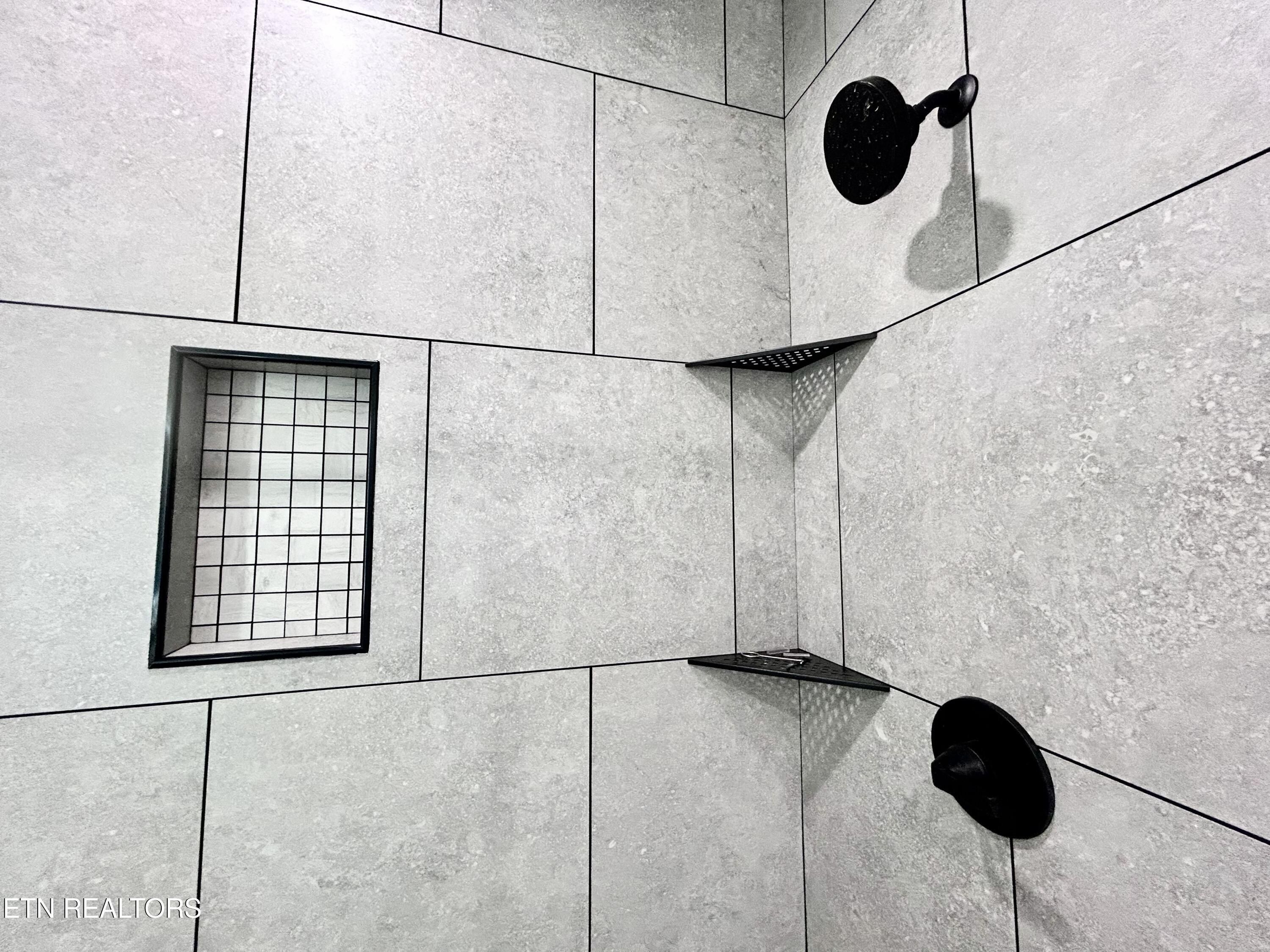 6517 Topez Drive. Crossville, TN 38572