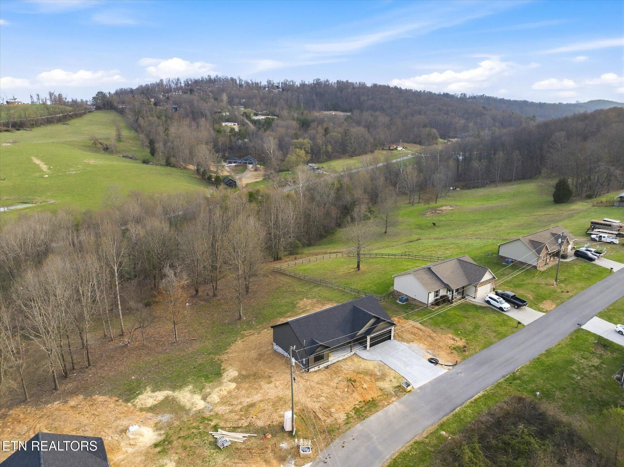 179 Owen Moore Lane. Maynardville, TN 37807