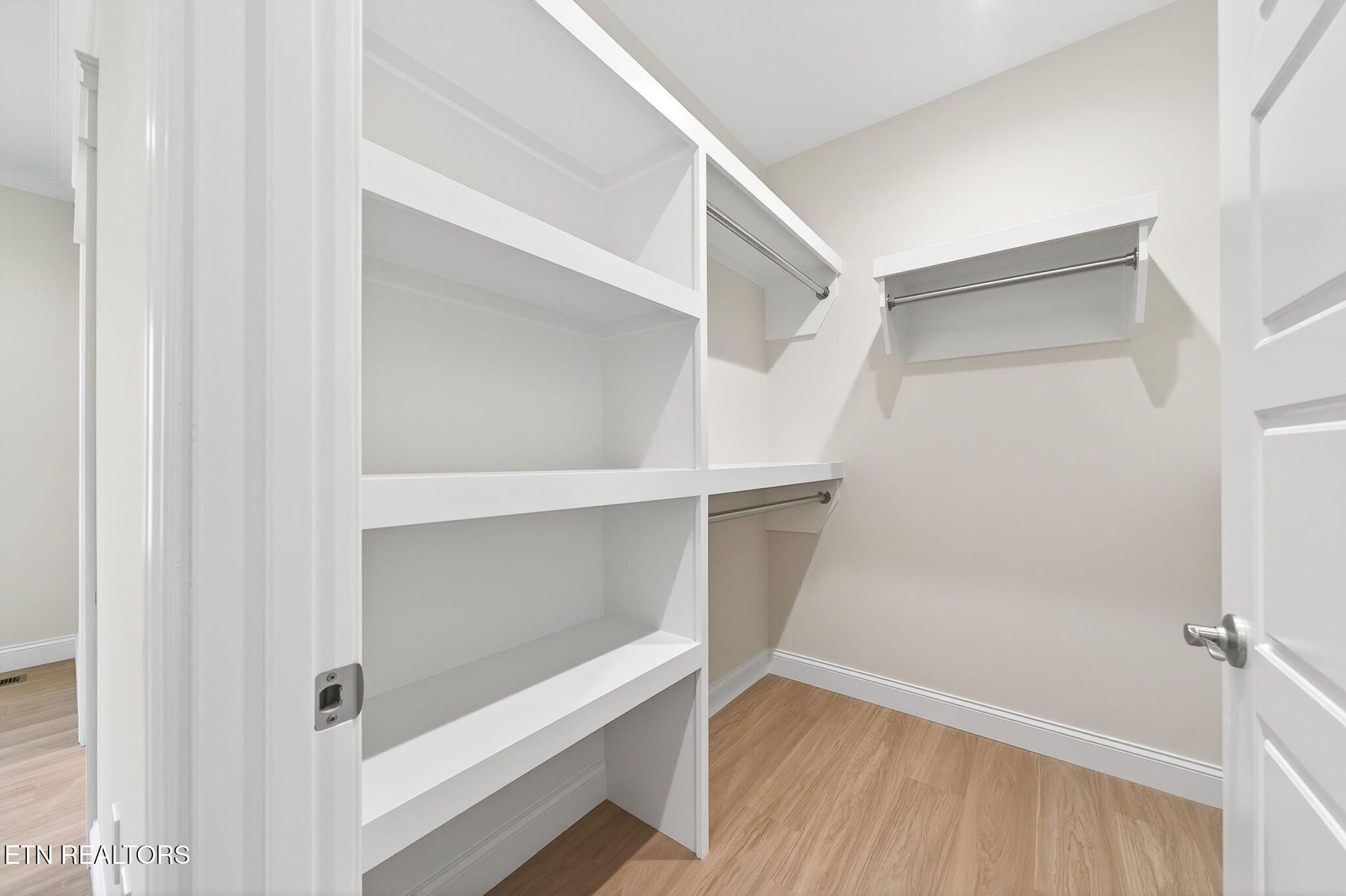 16 Ridgeland Terrace. Crossville, TN 38558