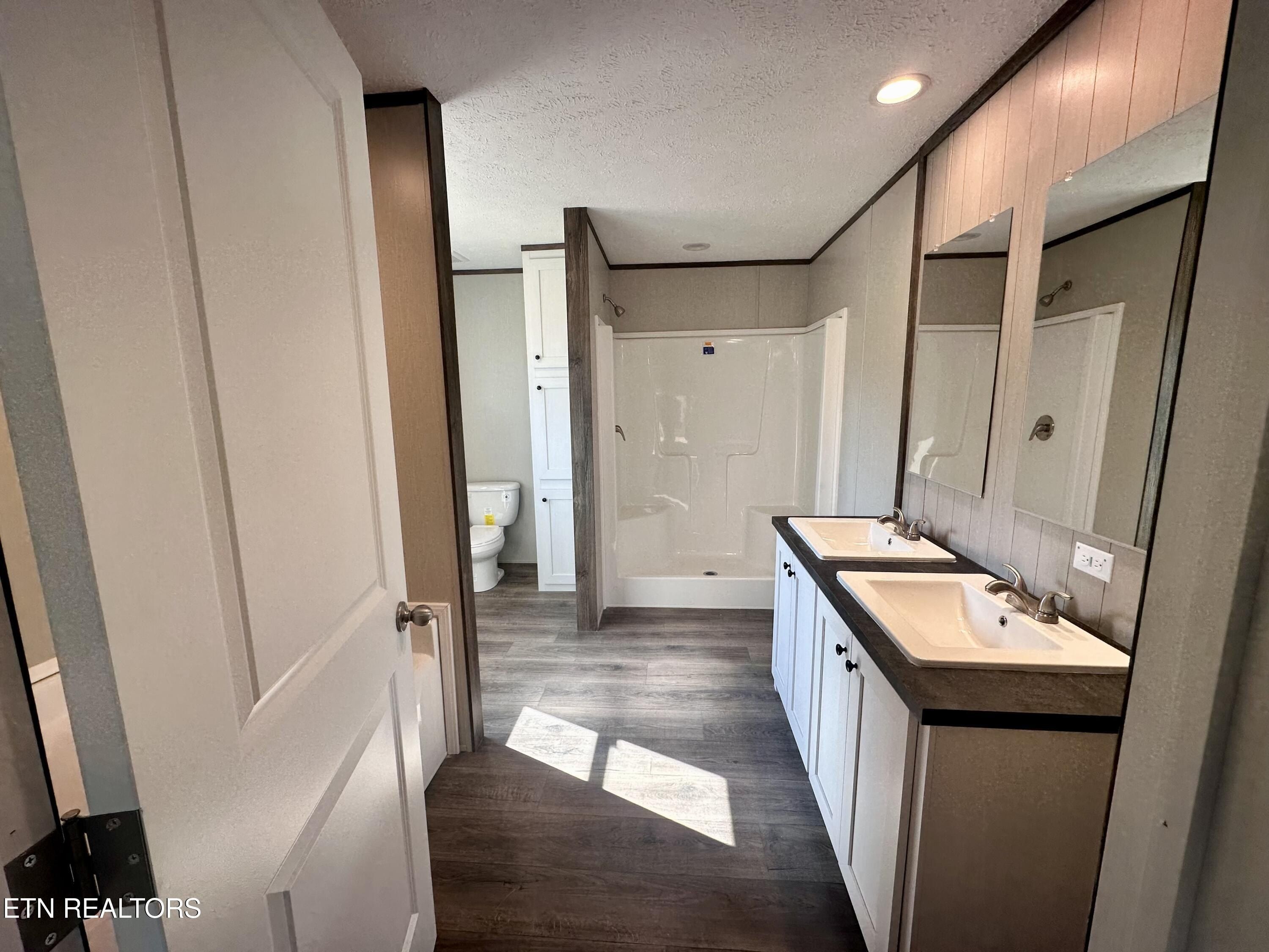 206 Edgewood Drive. Sweetwater, TN 37874