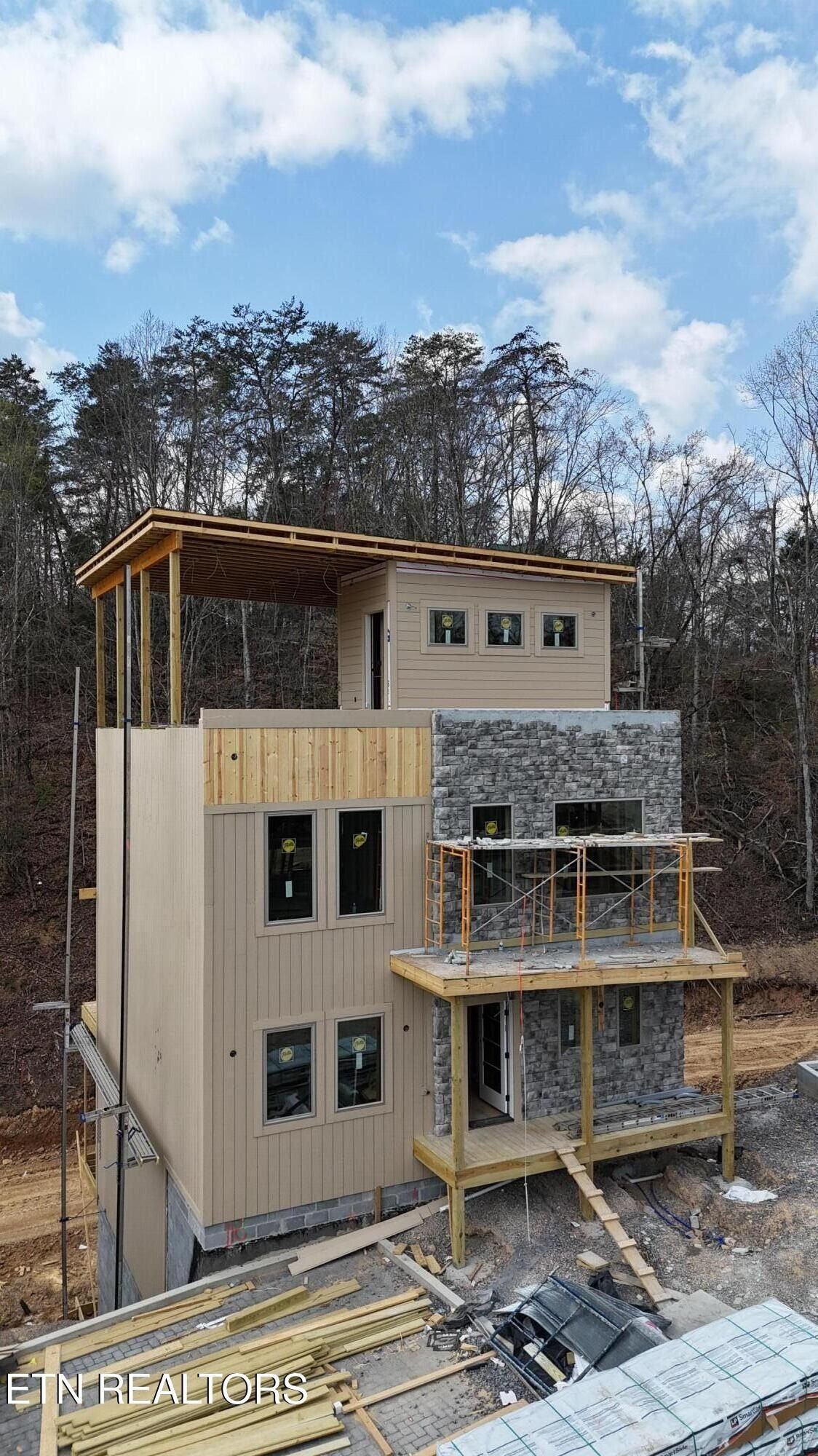 436 Hatchet Way. Pigeon Forge, TN 37863