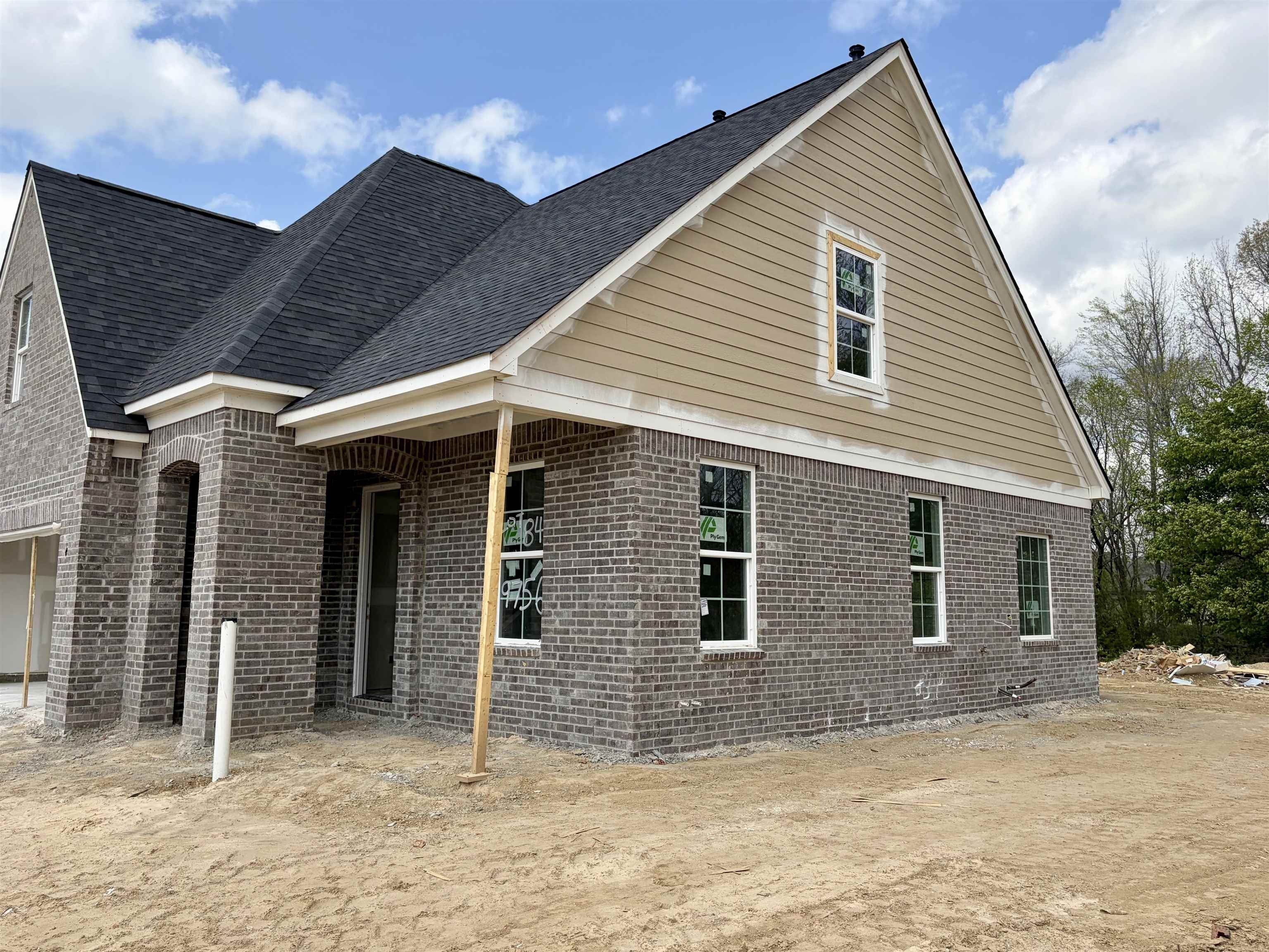 9756 N Bloomington. Cordova, TN 38018