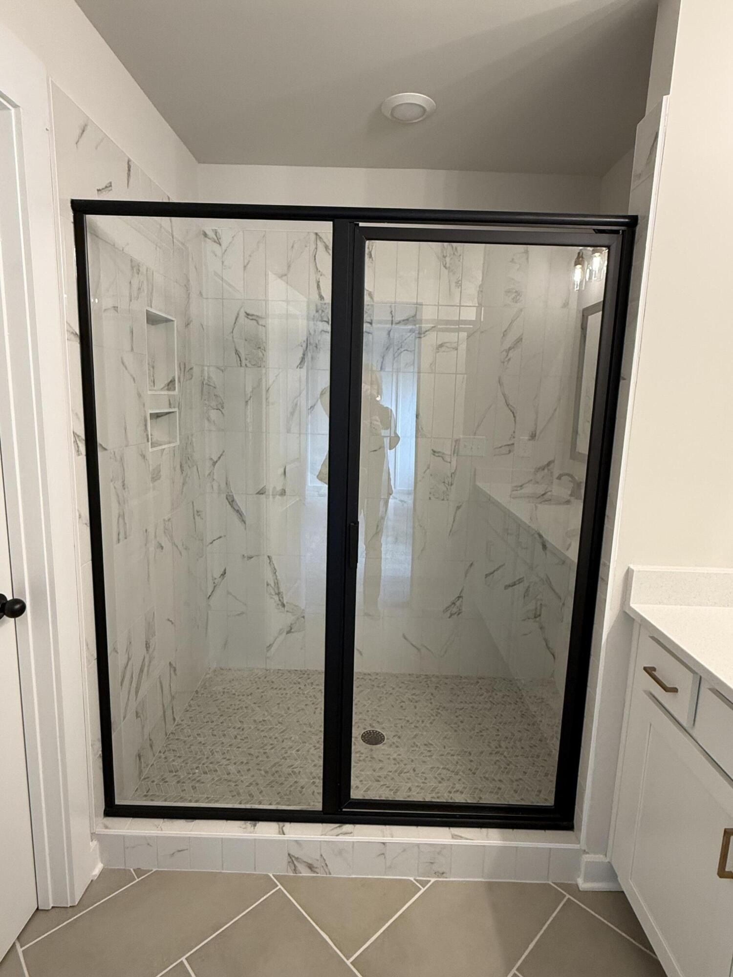 9278 Alban Chase Drive. Ooltewah, TN 37363