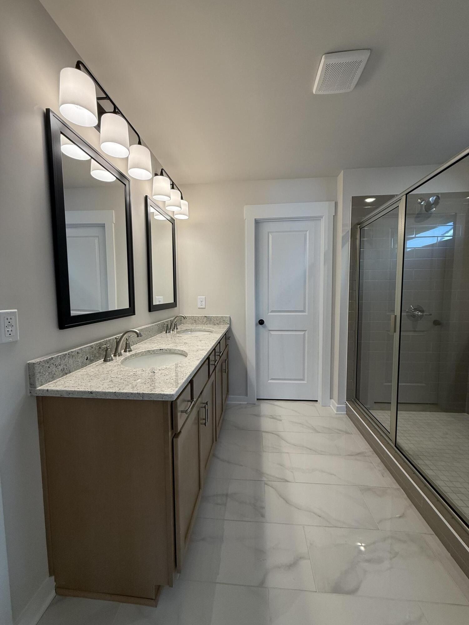 9286 Alban Chase Drive. Ooltewah, TN 37363