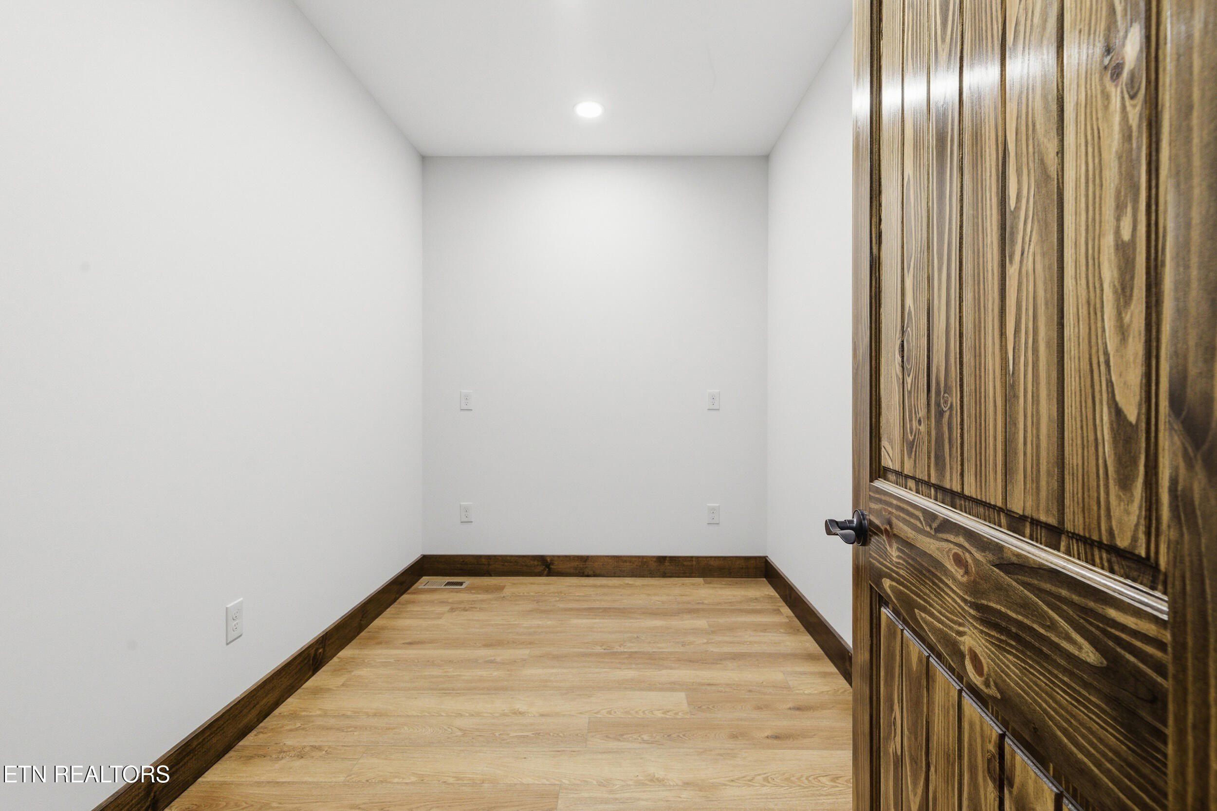 411 Meadow Rd. Greenback, TN 37742