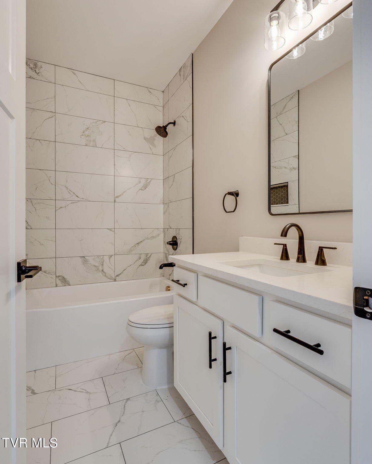 306 Tys Place. Kingsport, TN 37663