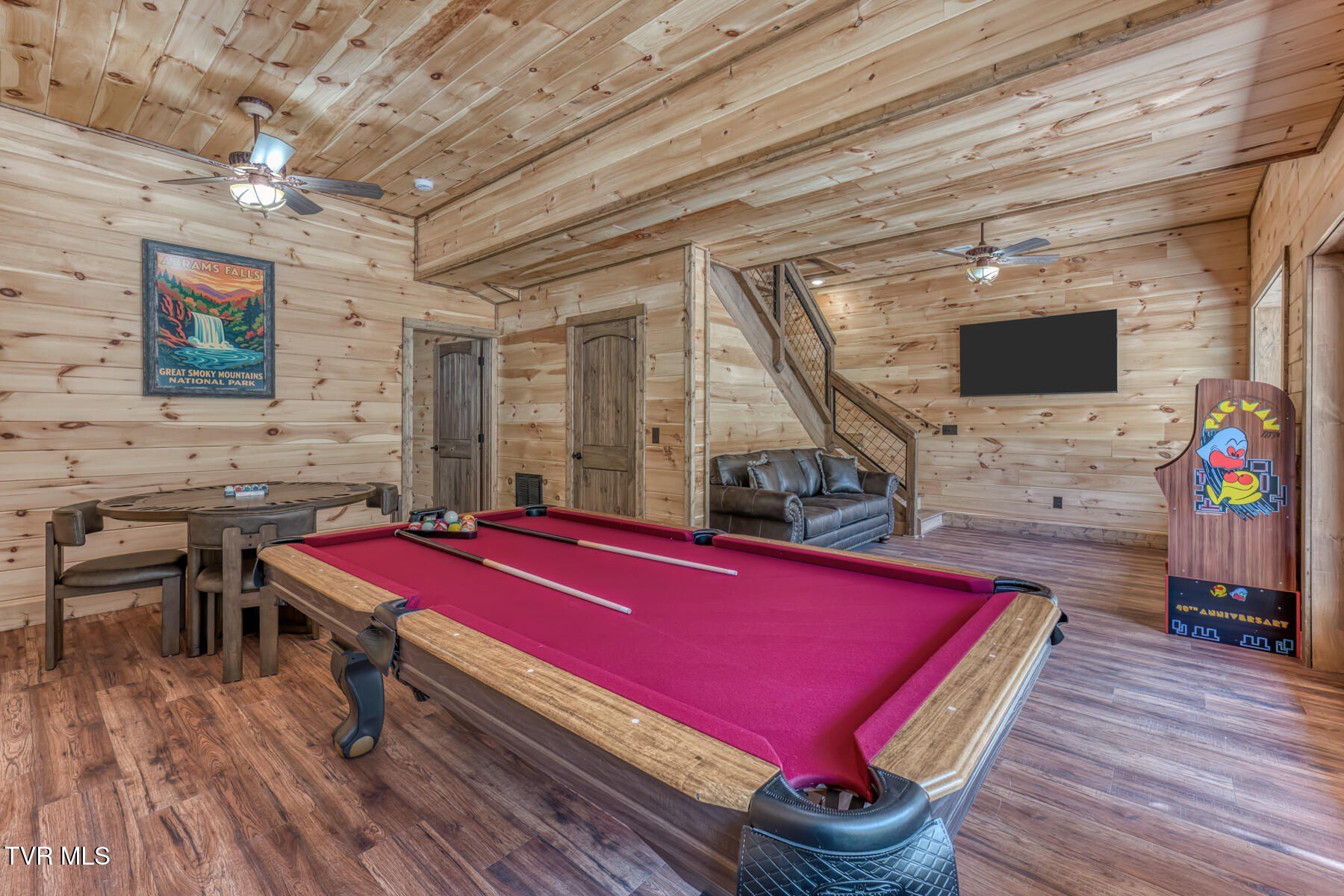 2579 Black Bear Lane. Sevierville, TN 37876