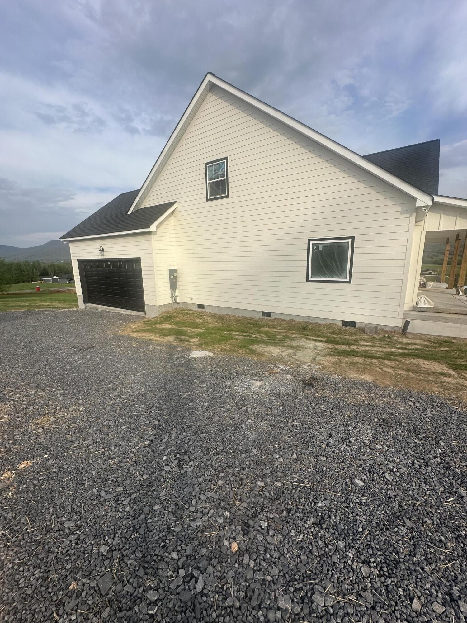 451 Hudlow Road. Dunlap, TN 37327