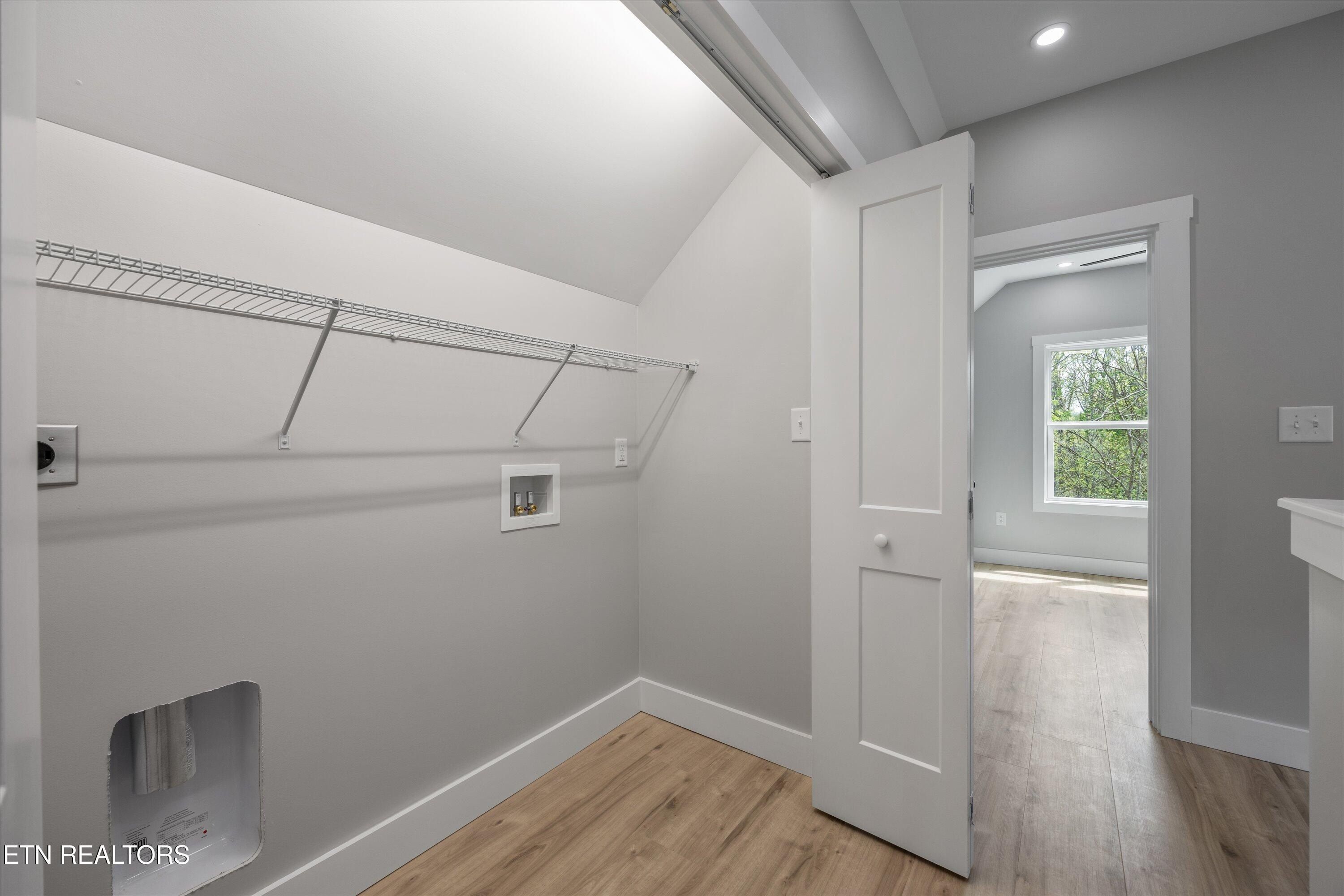 376 Nash Rd. Knoxville, TN 37914