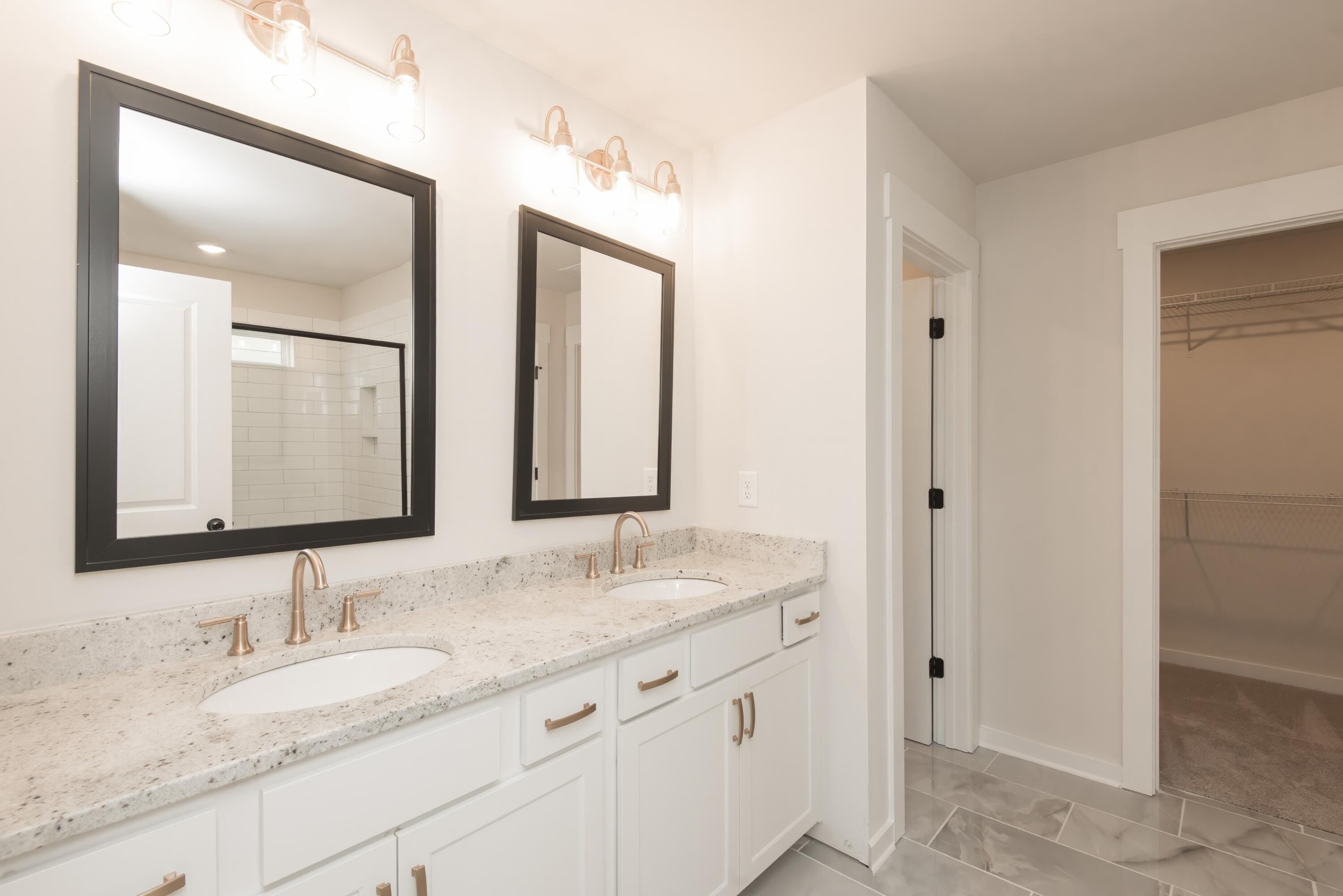 9295 Alban Chase Drive. Ooltewah, TN 37363