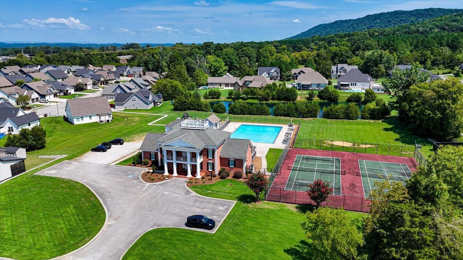 8886 Silver Maple Drive. Ooltewah, TN 37363