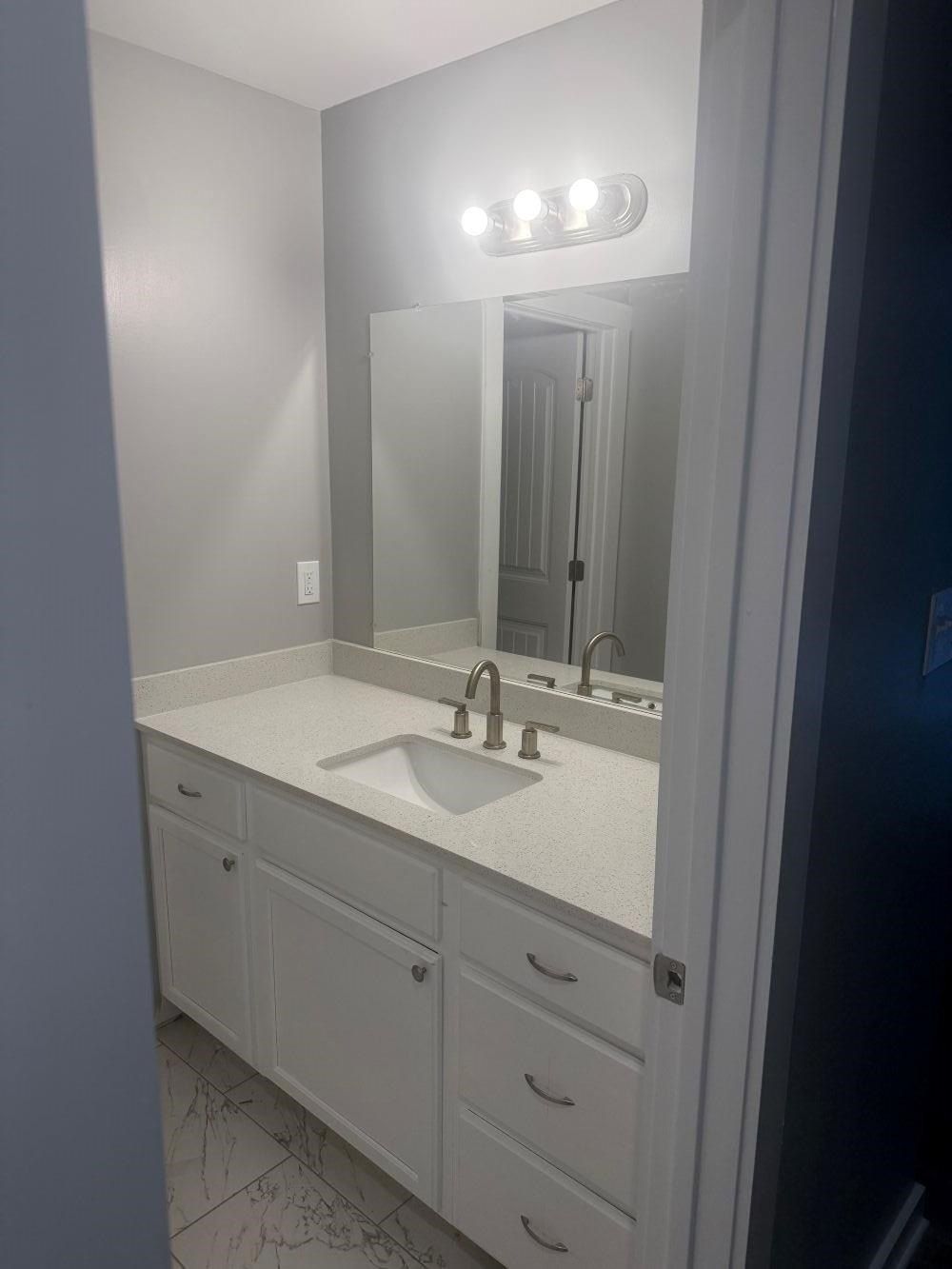 382 Carbon. Memphis, TN 38109