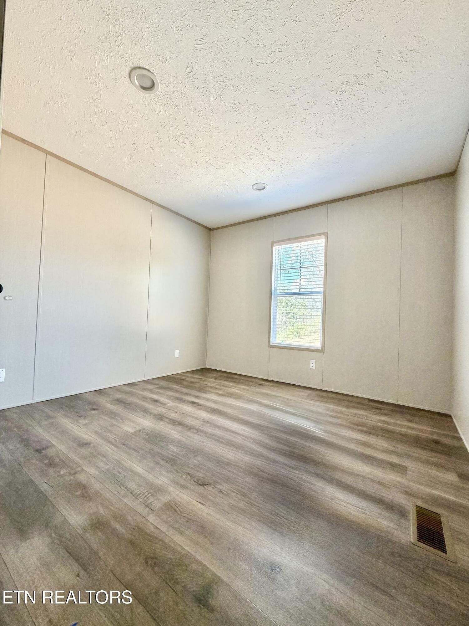 102 Serrento Lane. New Tazewell, TN 37825