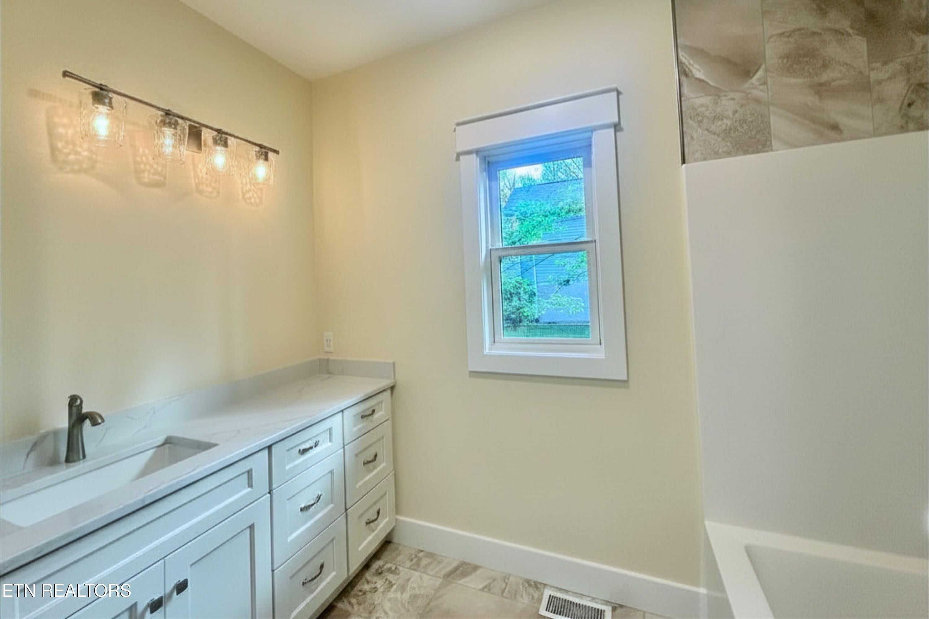 614 Apoka Lane. Crossville, TN 38572