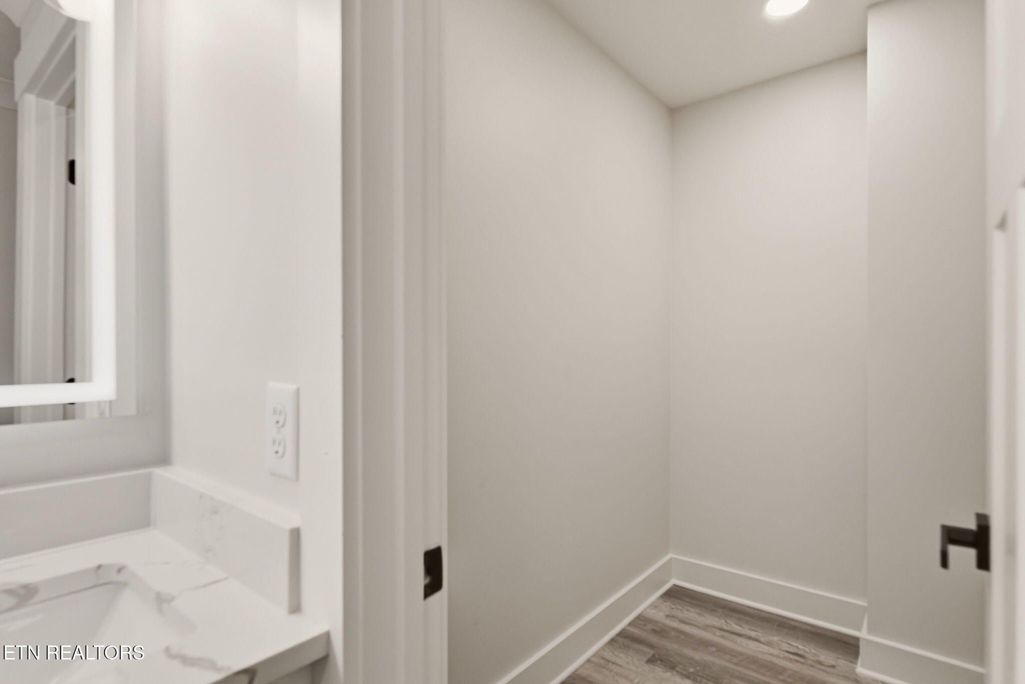 Vucrest Ave. Knoxville, TN 37920