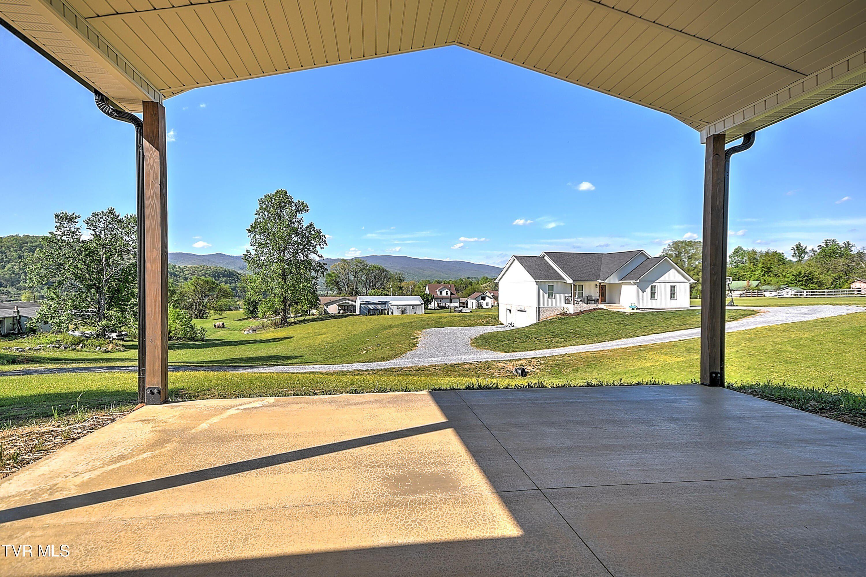 137 Crestview Drive. Elizabethton, TN 37643